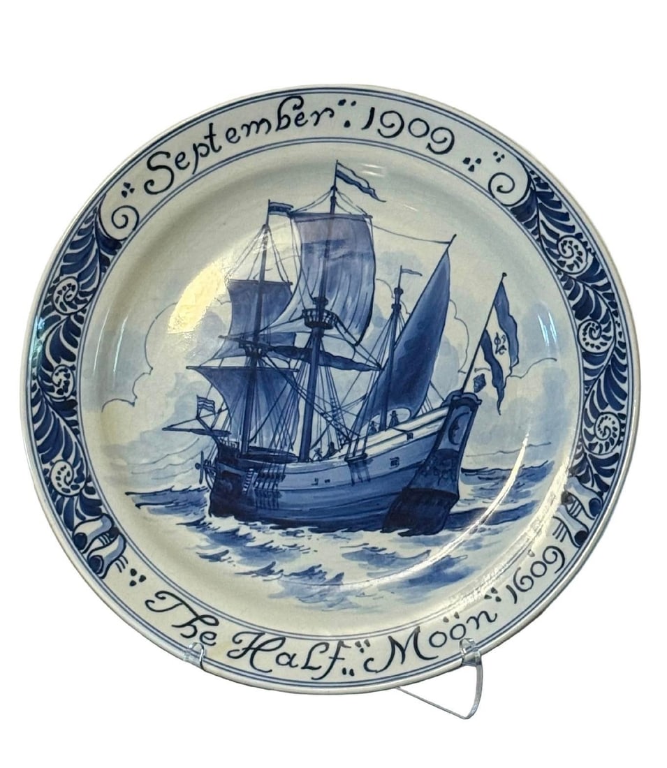 1909 Royal Delft Hand-Painted "Halve Maen" Commemorative Charger – De Porceleyne Fles - 4