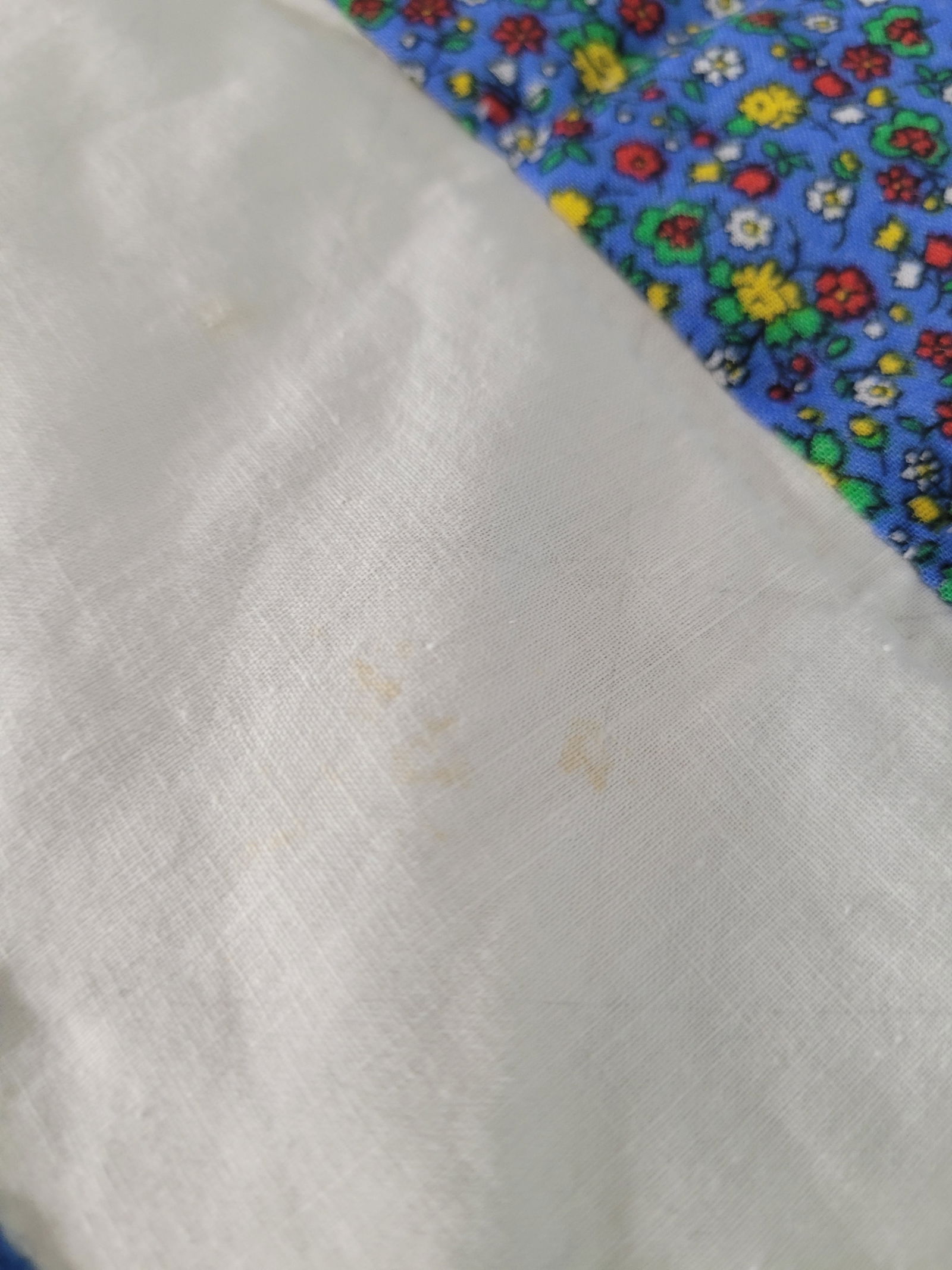 Late 20th Century Hand-Appliquéd Blue Floral Medallion Queen Quilt With Sawtooth Edges - 3