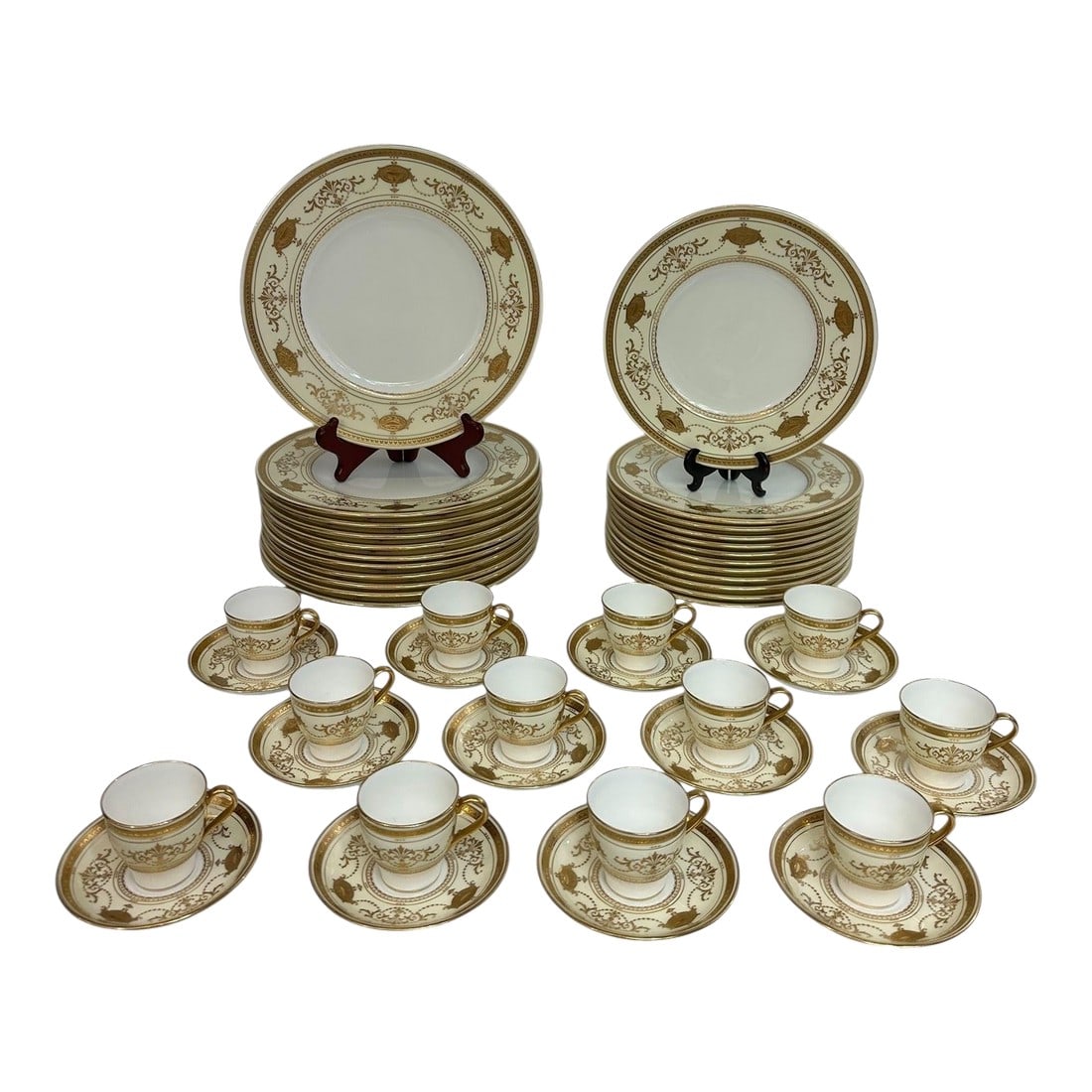 Early 20th Century 22k Gold Minton Gilt Porcelain Table Service - Nearly Complete Set for 12 - 47 Pi: Early 20th Century 22k Gold Mintons Gilt Porcelain Table Service - Nearly Complete Set for 12 - 47 Pieces Davis Collamore & Co., Fifth Avenue, New York A refined 47-piece antique porcelain table