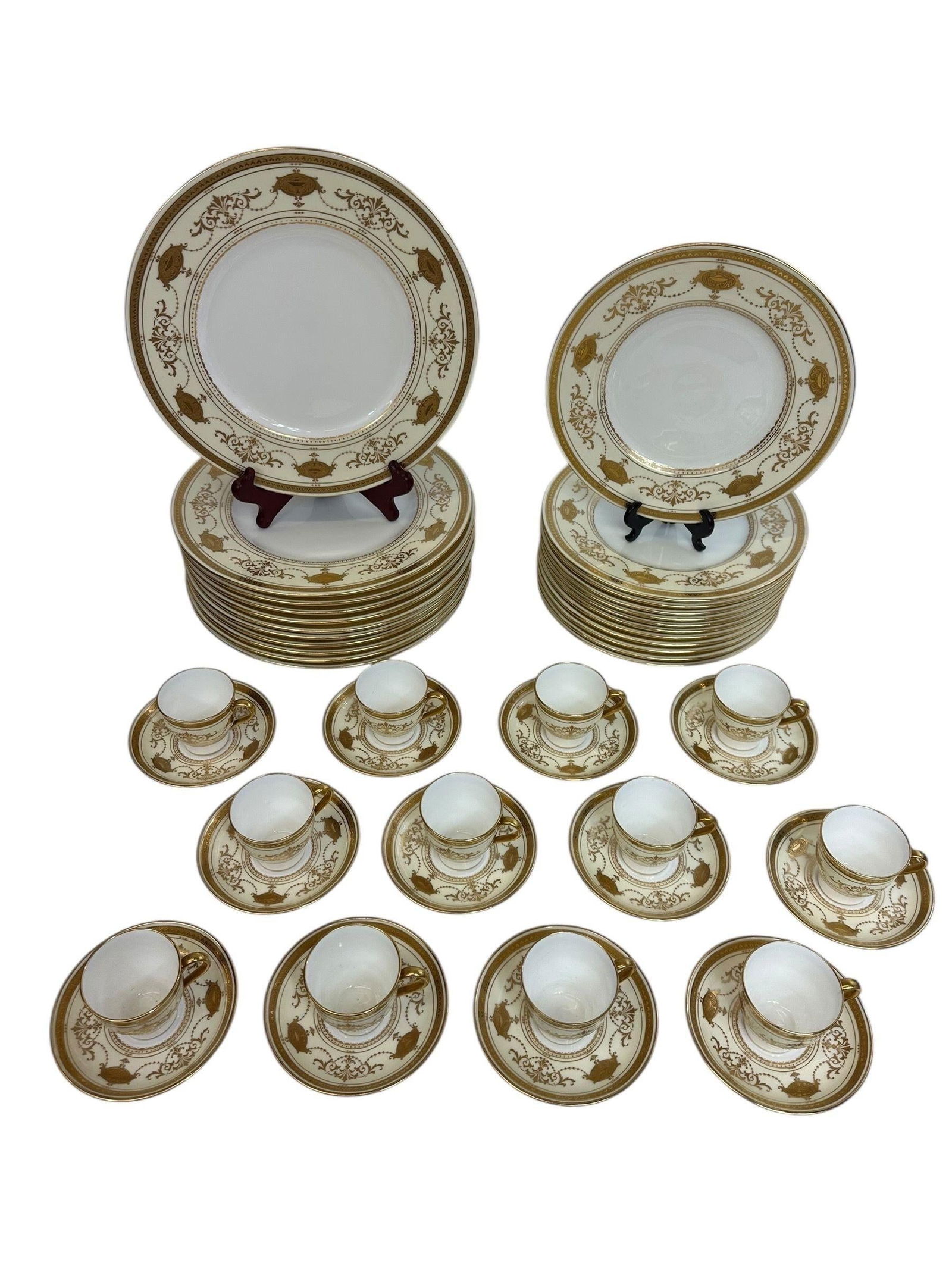Early 20th Century 22k Gold Minton Gilt Porcelain Table Service - Nearly Complete Set for 12 - 47 Pi - 2