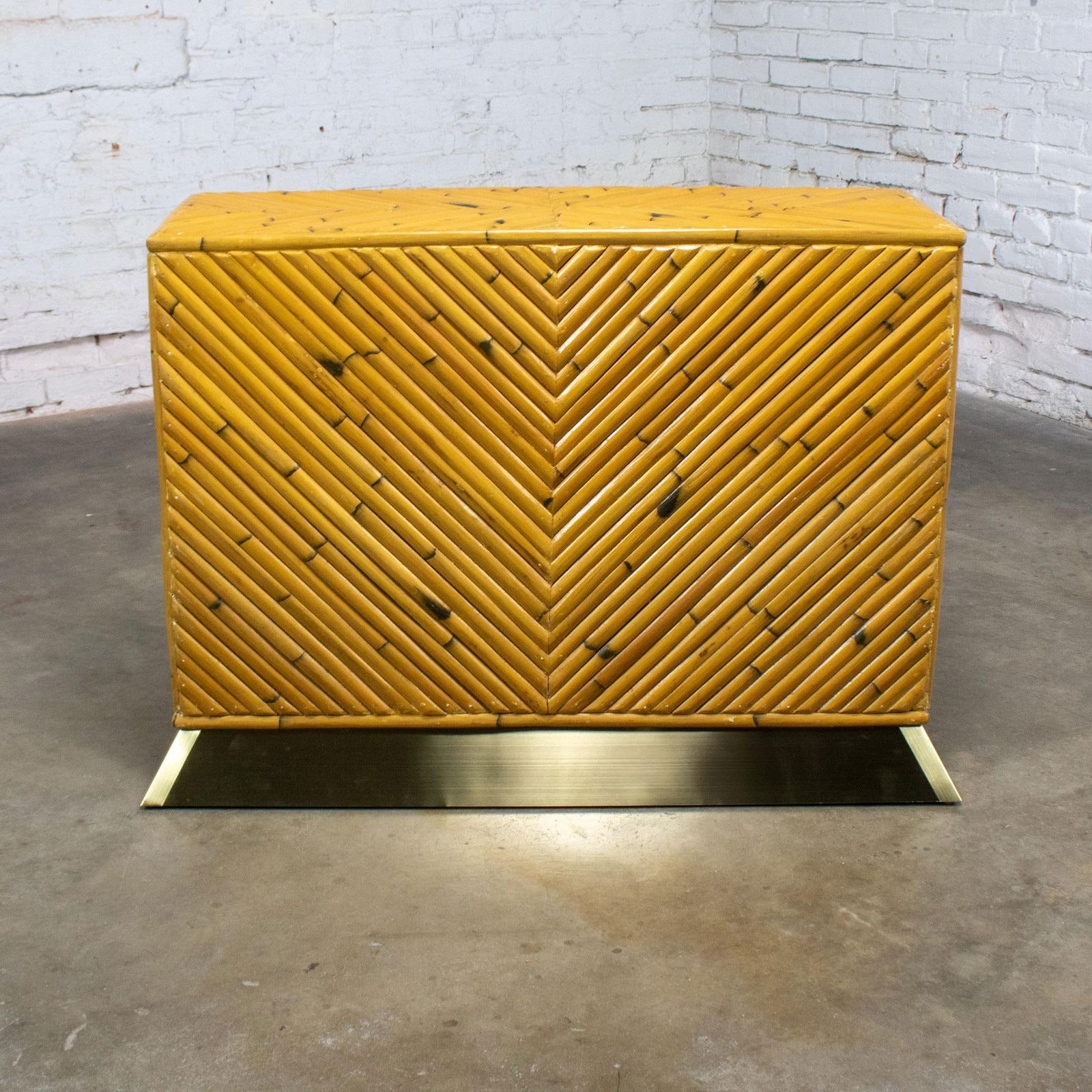 Late 20th Century Modern Coastal Island Sofa or Console Table Split Reed Bamboo Pedestal & Brass Pli - 2