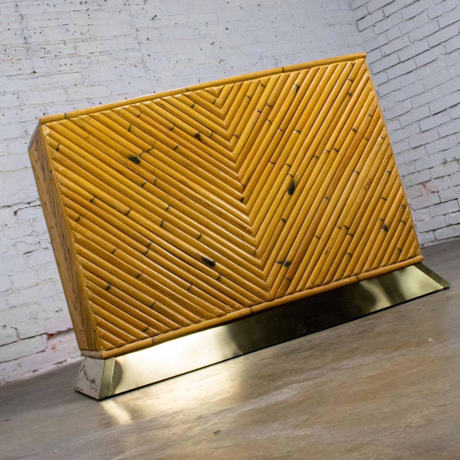 Late 20th Century Modern Coastal Island Sofa or Console Table Split Reed Bamboo Pedestal & Brass Pli - 4