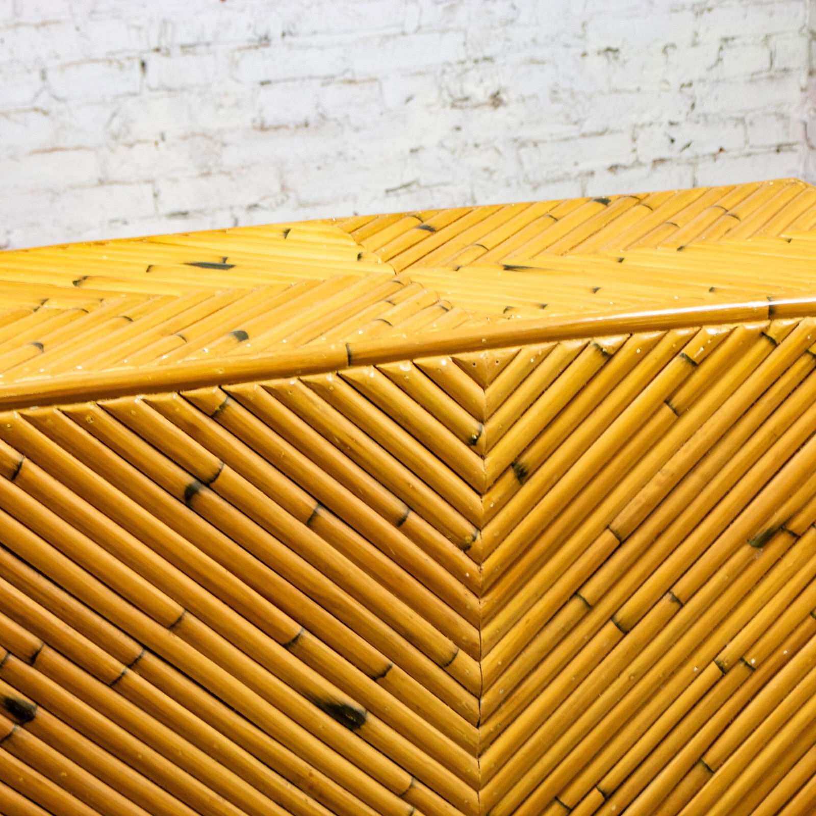 Late 20th Century Modern Coastal Island Sofa or Console Table Split Reed Bamboo Pedestal & Brass Pli - 7