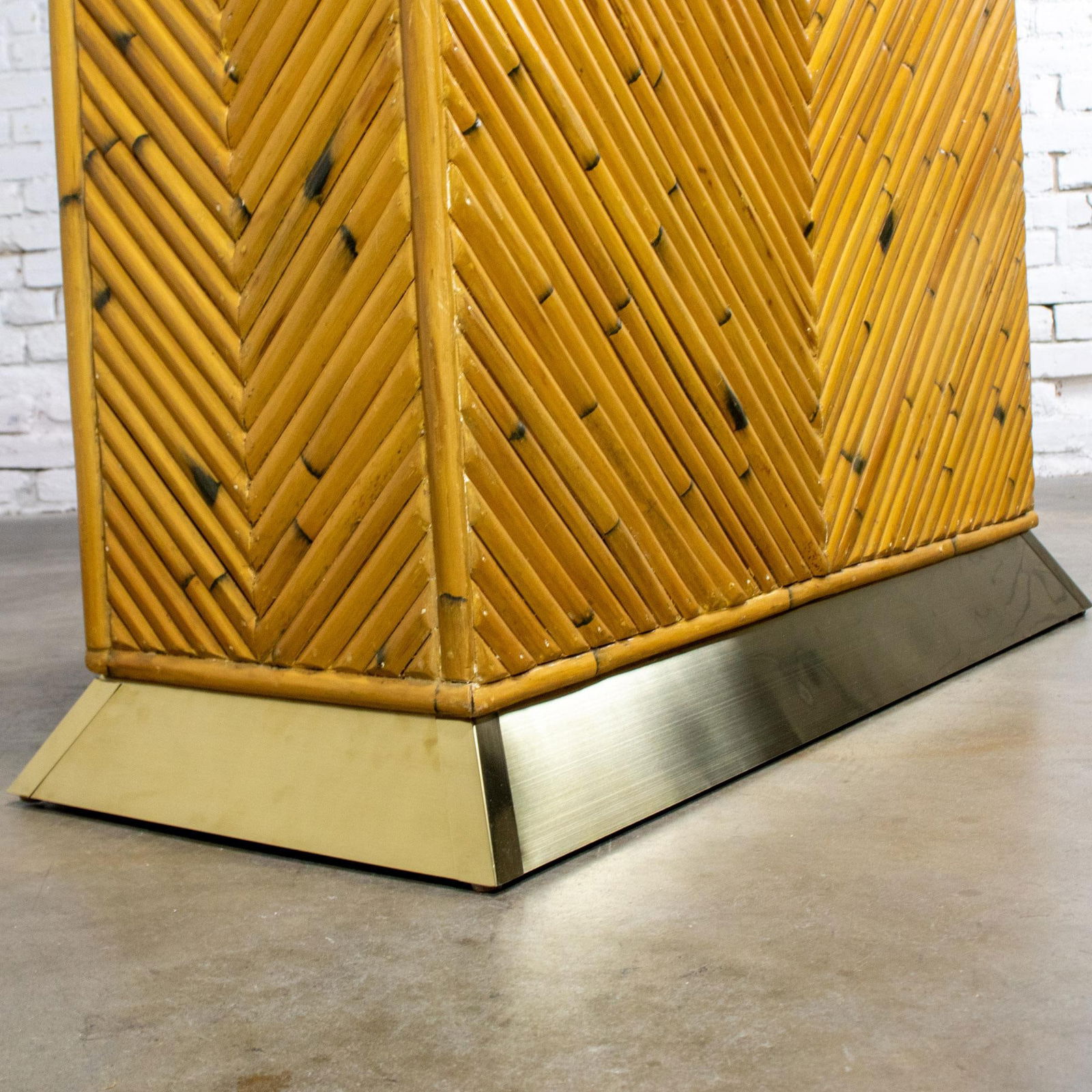 Late 20th Century Modern Coastal Island Sofa or Console Table Split Reed Bamboo Pedestal & Brass Pli - 8