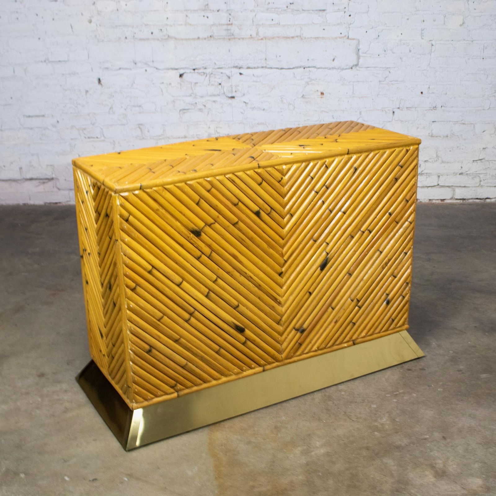 Late 20th Century Modern Coastal Island Sofa or Console Table Split Reed Bamboo Pedestal & Brass Pli - 9