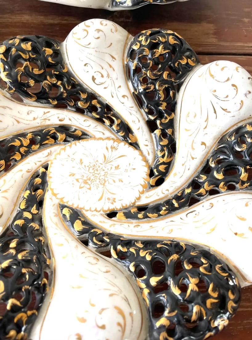 Vintage Mid-Century Italian Ceramic Decorative Bowls With 22 Karat Gold Detail - Set of 3 - 3