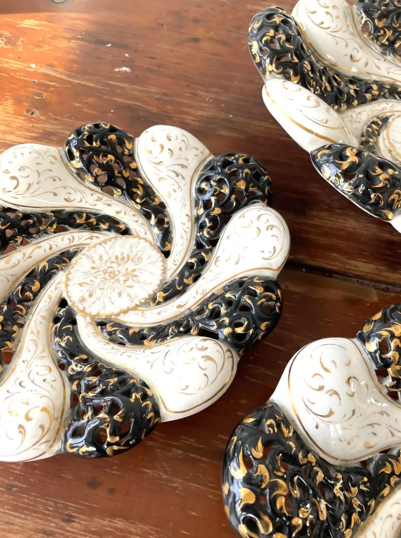 Vintage Mid-Century Italian Ceramic Decorative Bowls With 22 Karat Gold Detail - Set of 3 - 9