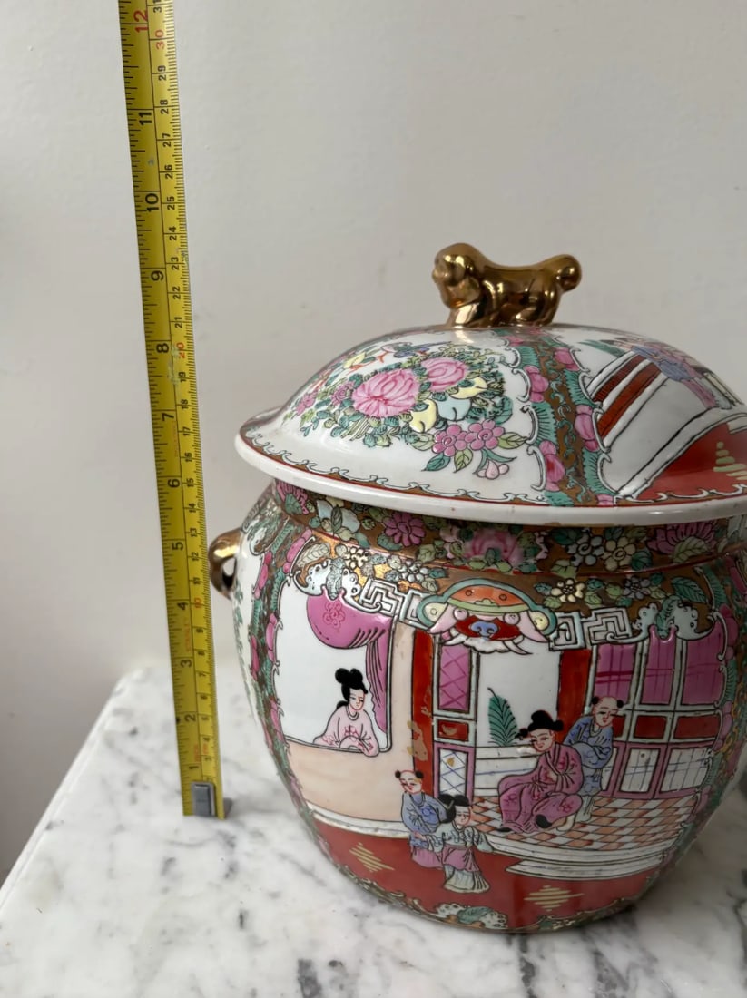 Late 19th Century Chinese Porcelain Kamcheng, a Famille Rose Medallion Vinegar Jar With Lid and Gold - 10