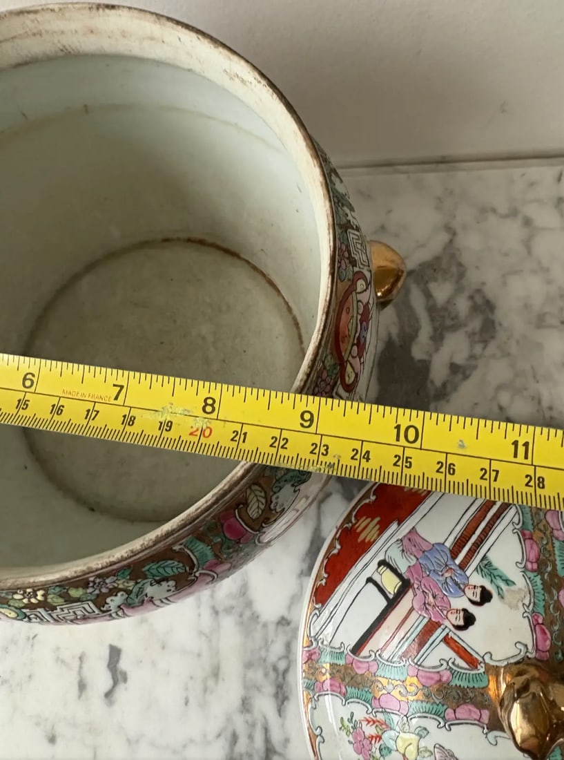 Late 19th Century Chinese Porcelain Kamcheng, a Famille Rose Medallion Vinegar Jar With Lid and Gold - 13