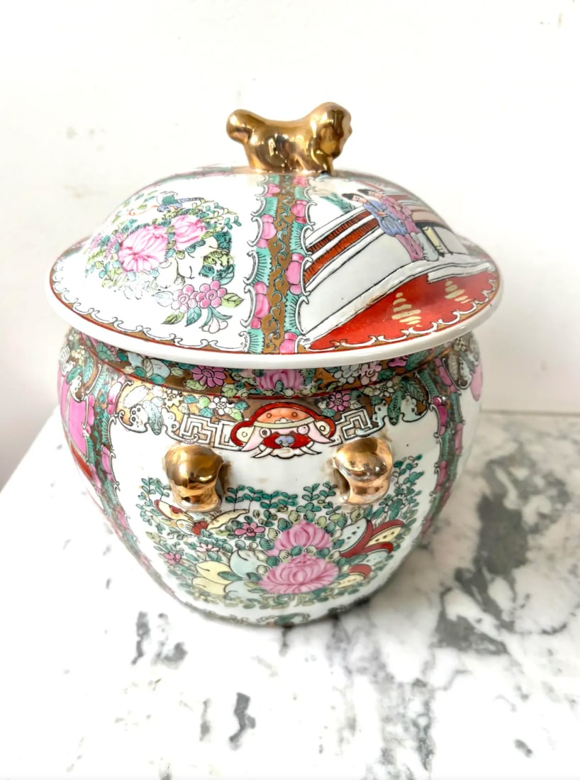 Late 19th Century Chinese Porcelain Kamcheng, a Famille Rose Medallion Vinegar Jar With Lid and Gold - 3