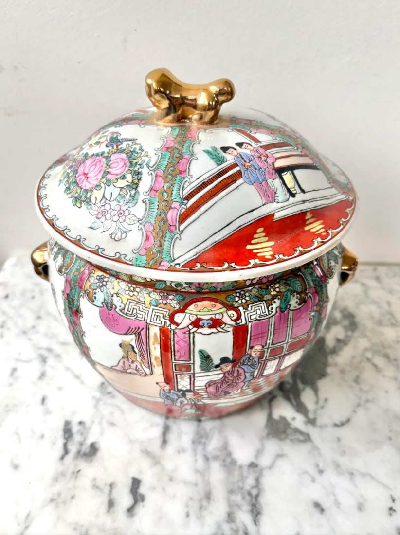 Late 19th Century Chinese Porcelain Kamcheng, a Famille Rose Medallion Vinegar Jar With Lid and Gold - 5