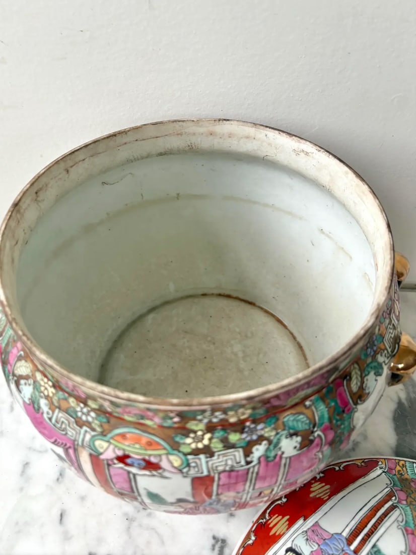 Late 19th Century Chinese Porcelain Kamcheng, a Famille Rose Medallion Vinegar Jar With Lid and Gold - 8