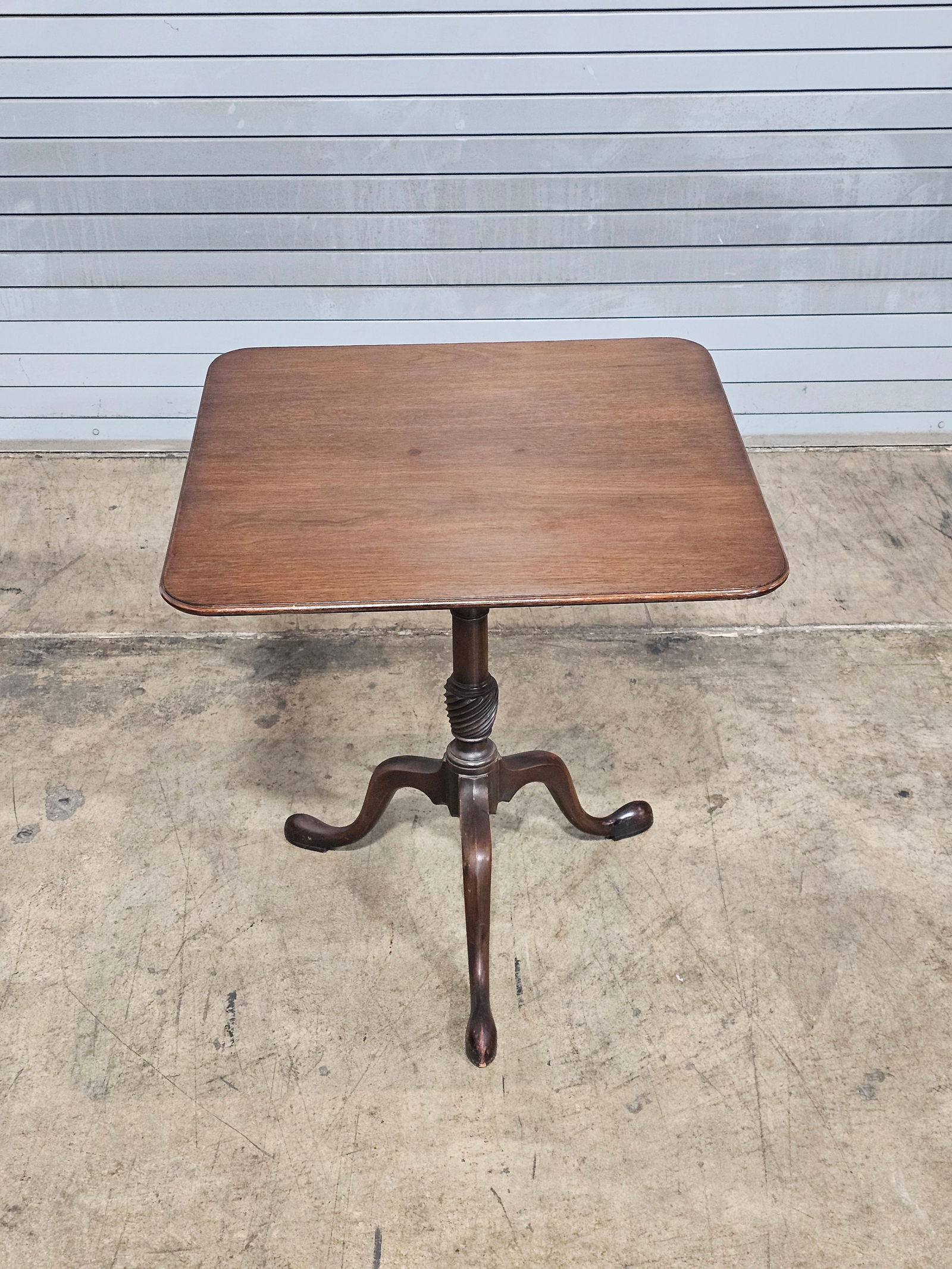 Late 20th Century Kittinger Williamsburg Mahogany Square Tilt Top Table Occasional Table Cw 69 - 5
