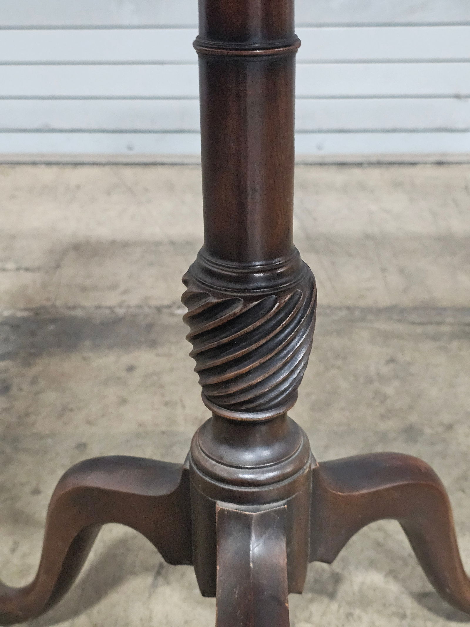 Late 20th Century Kittinger Williamsburg Mahogany Square Tilt Top Table Occasional Table Cw 69 - 6