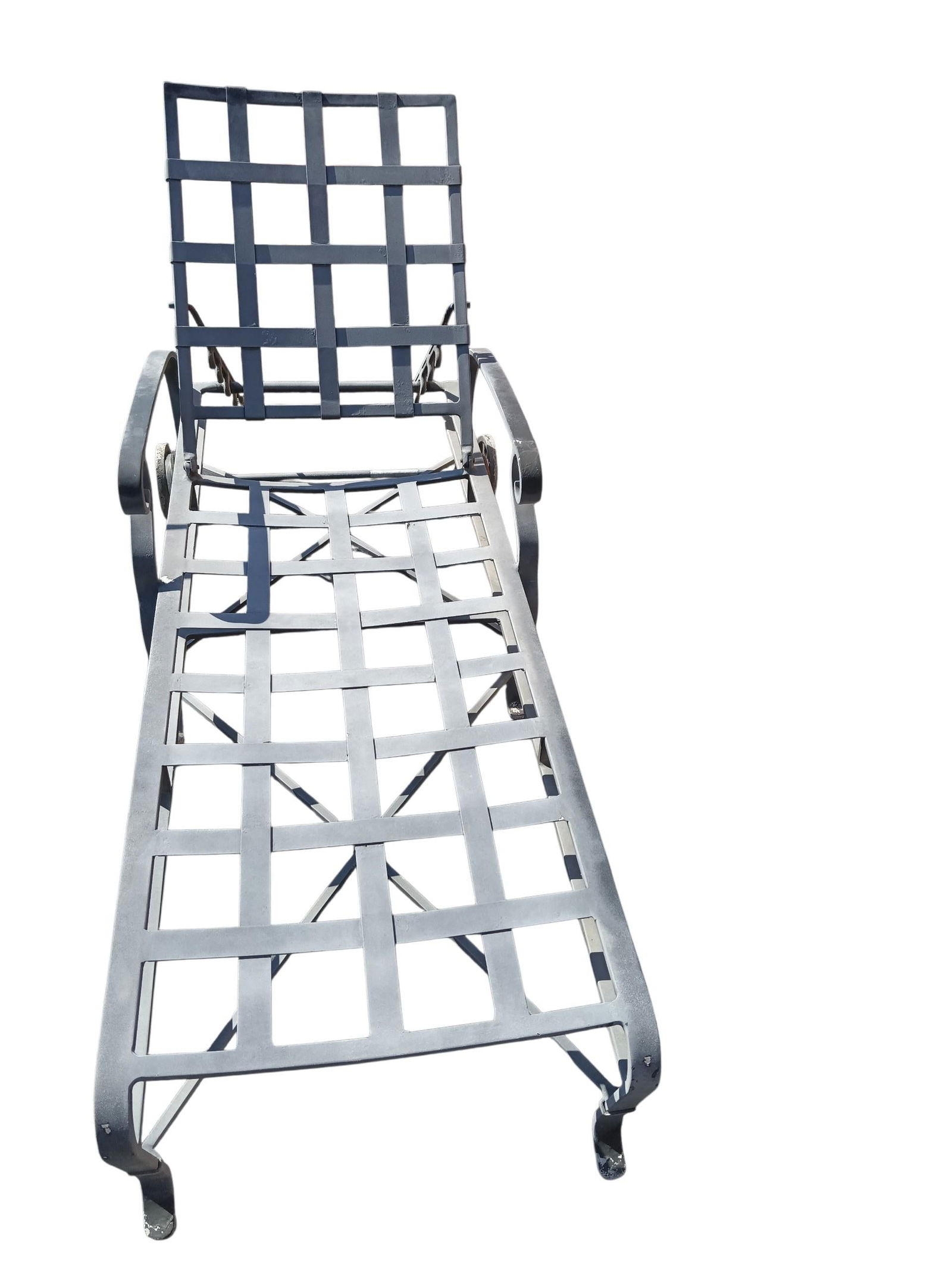 1990s Elevate Your Outdoor Living Space With a Pair of Iconic Brown Jordan Florentine Lounge Chairs. - 2