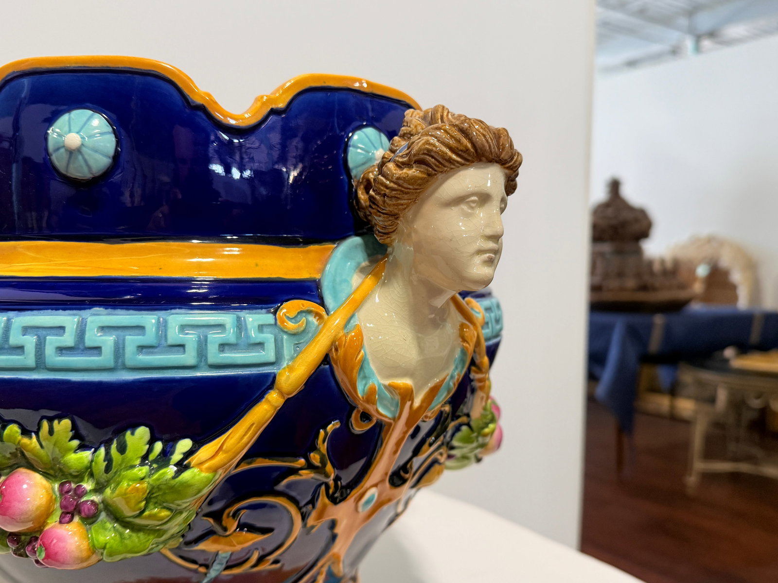 English Wedgwood Majolica Lion & Maiden Handled Jardiniere, 19th Century - 6