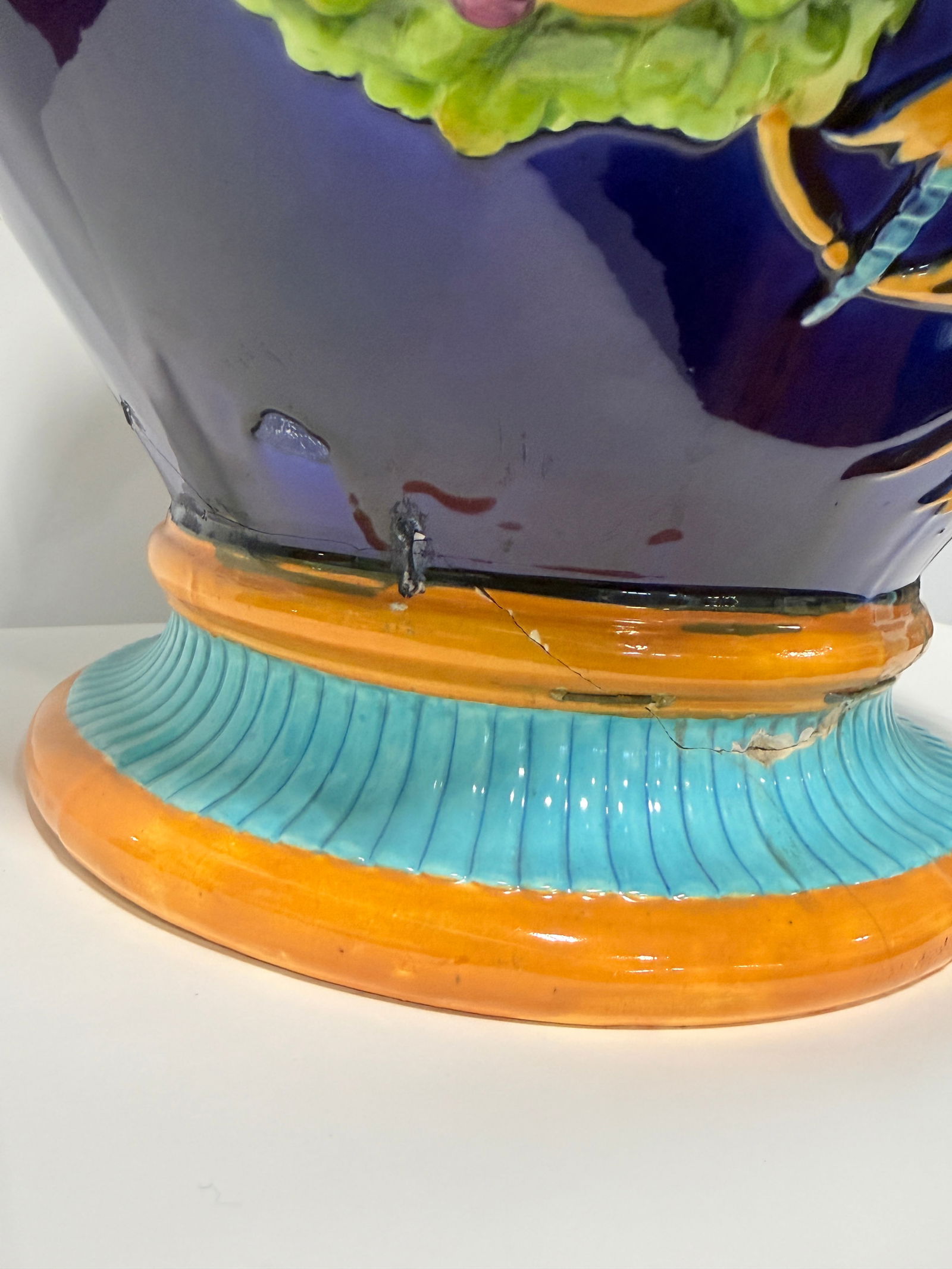 English Wedgwood Majolica Lion & Maiden Handled Jardiniere, 19th Century - 7