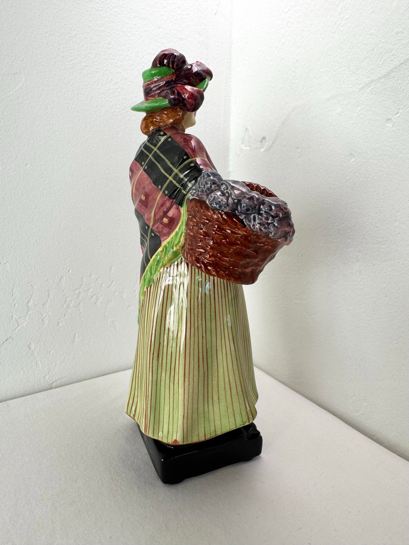 Antique Royal Doulton Figurine ~ "Sweet Lavender" ~ Hn 1373 - 7