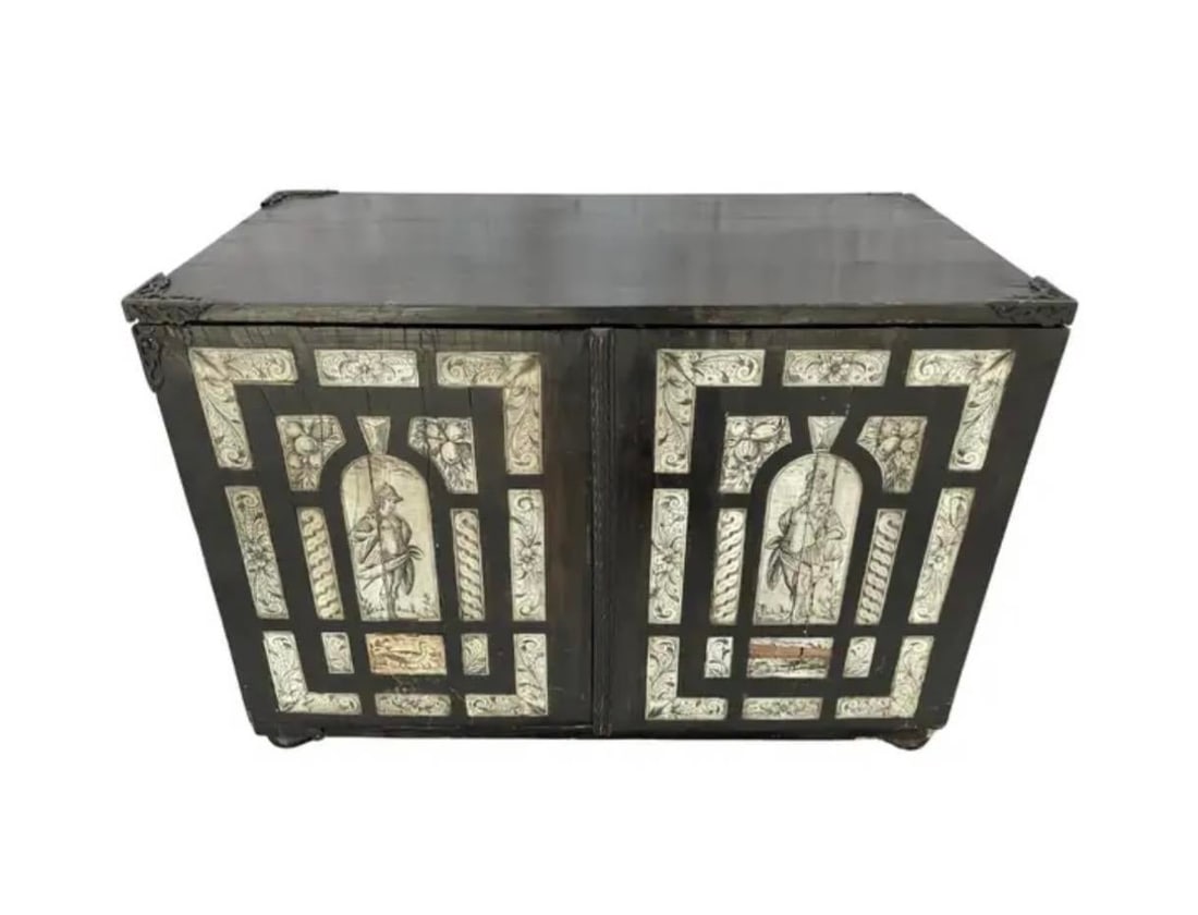 17th Century Italian Ebonized Inlaid Milanese Table Cabinet - 2