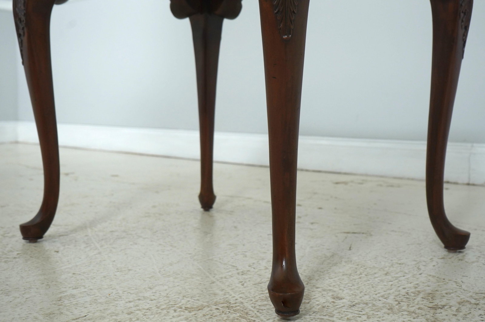 Ethan Allen Georgian Style Mahogany Occasional Lamp Table - 4