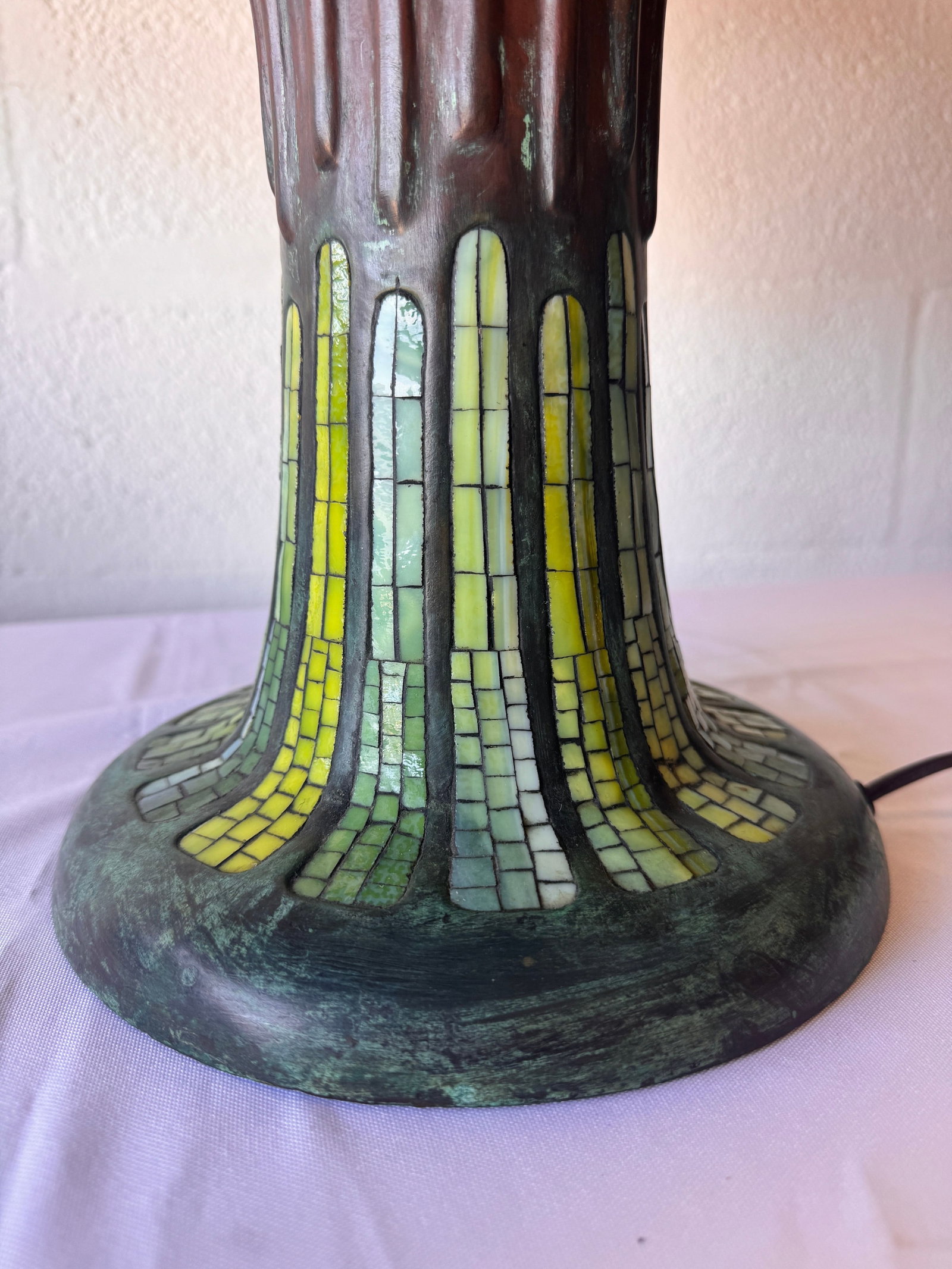 Vintage 1980s Art Nouveau Dragonfly Stained Glass Double-Lit Desk or Table Lamp - 9
