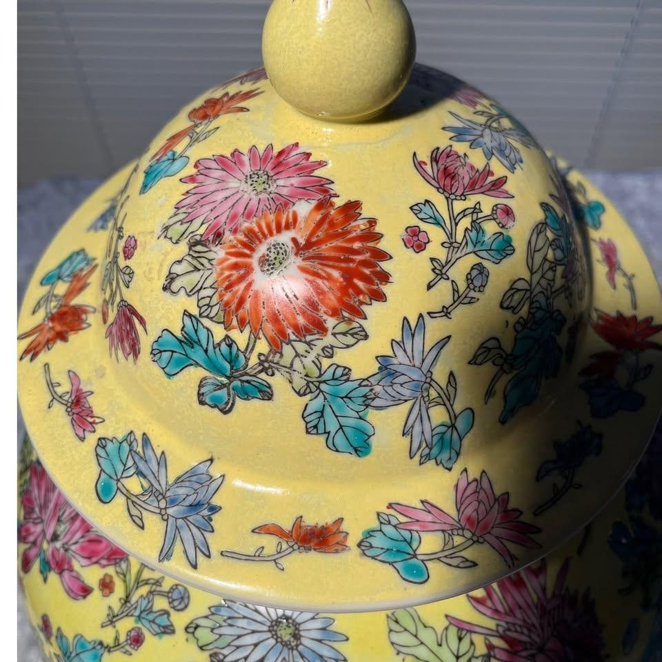 Mid 20th Century Large 18" Chinese Famille Jaune Millefleur Ginger Jar - Yellow Porcelain Urn - 7