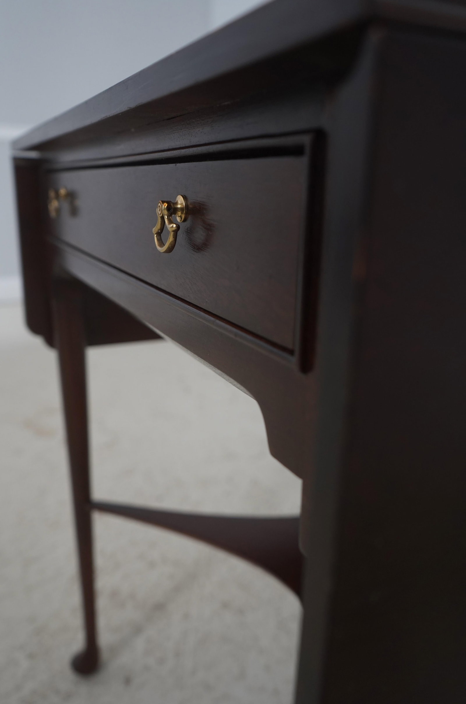 Madison Square Mahogany Drop Leaf Occasional Table - 14