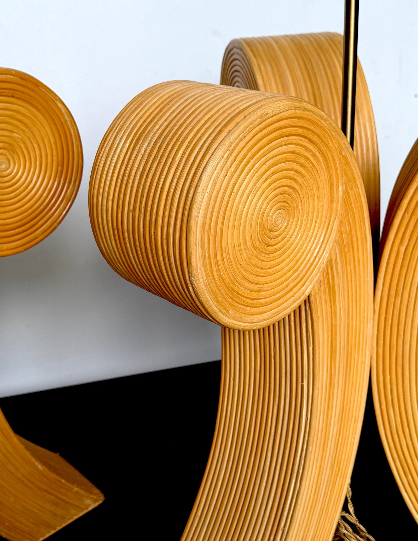 Large Pair Sculptural Modernist Pencil Reed Scroll Lamps, 1980s - 8