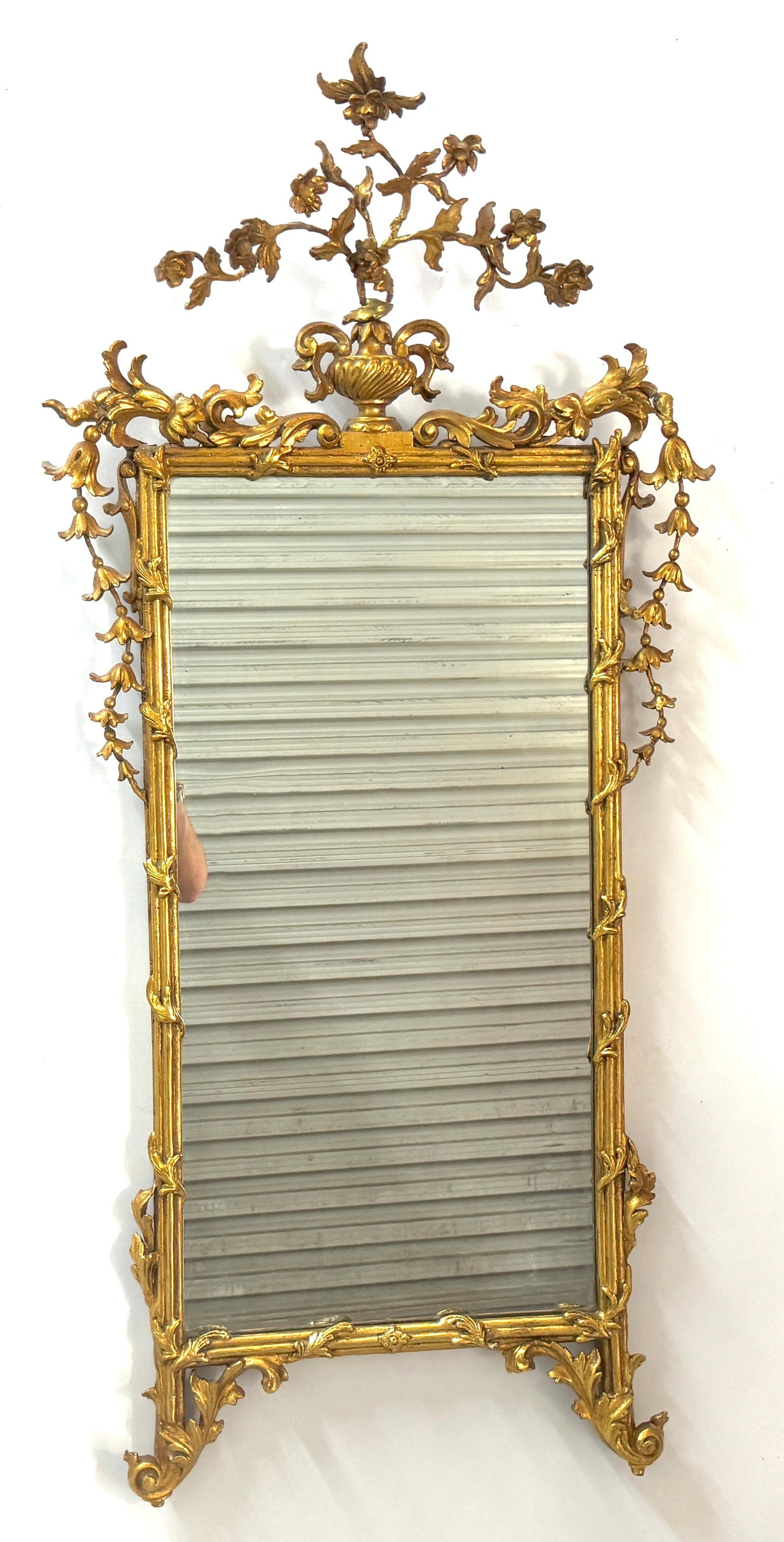 18th Century Italian Neoclassical Carved Giltwood Mirror - 2