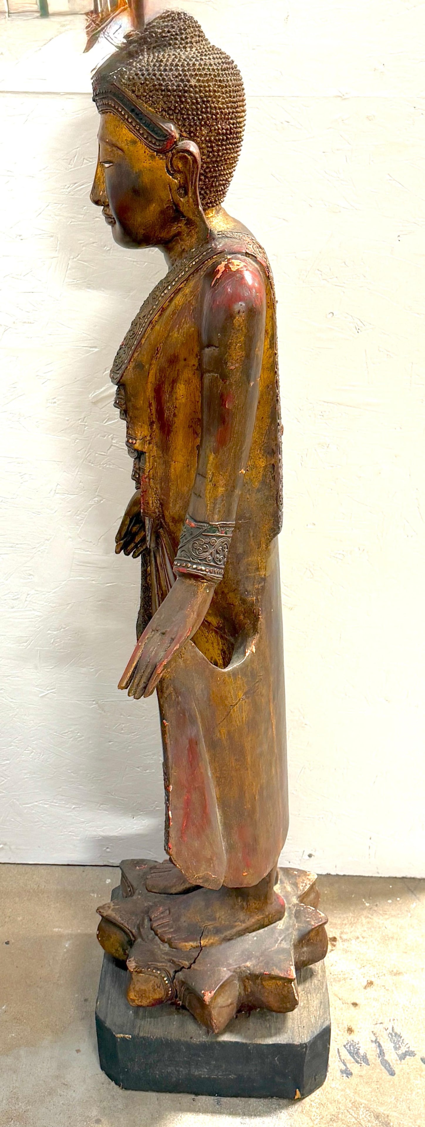 Monumental Giltwood Standing Buddha with Lotus Base, Burma, Late 19th Century - 7