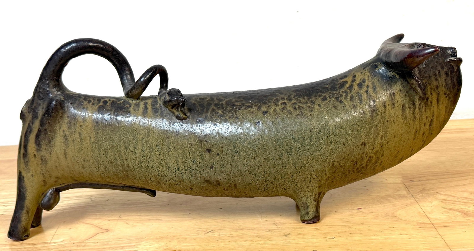 Jorge Mealha (1934 -2021) Pottery, Large Bull Sculpture Portugal, late 20th C. - 18