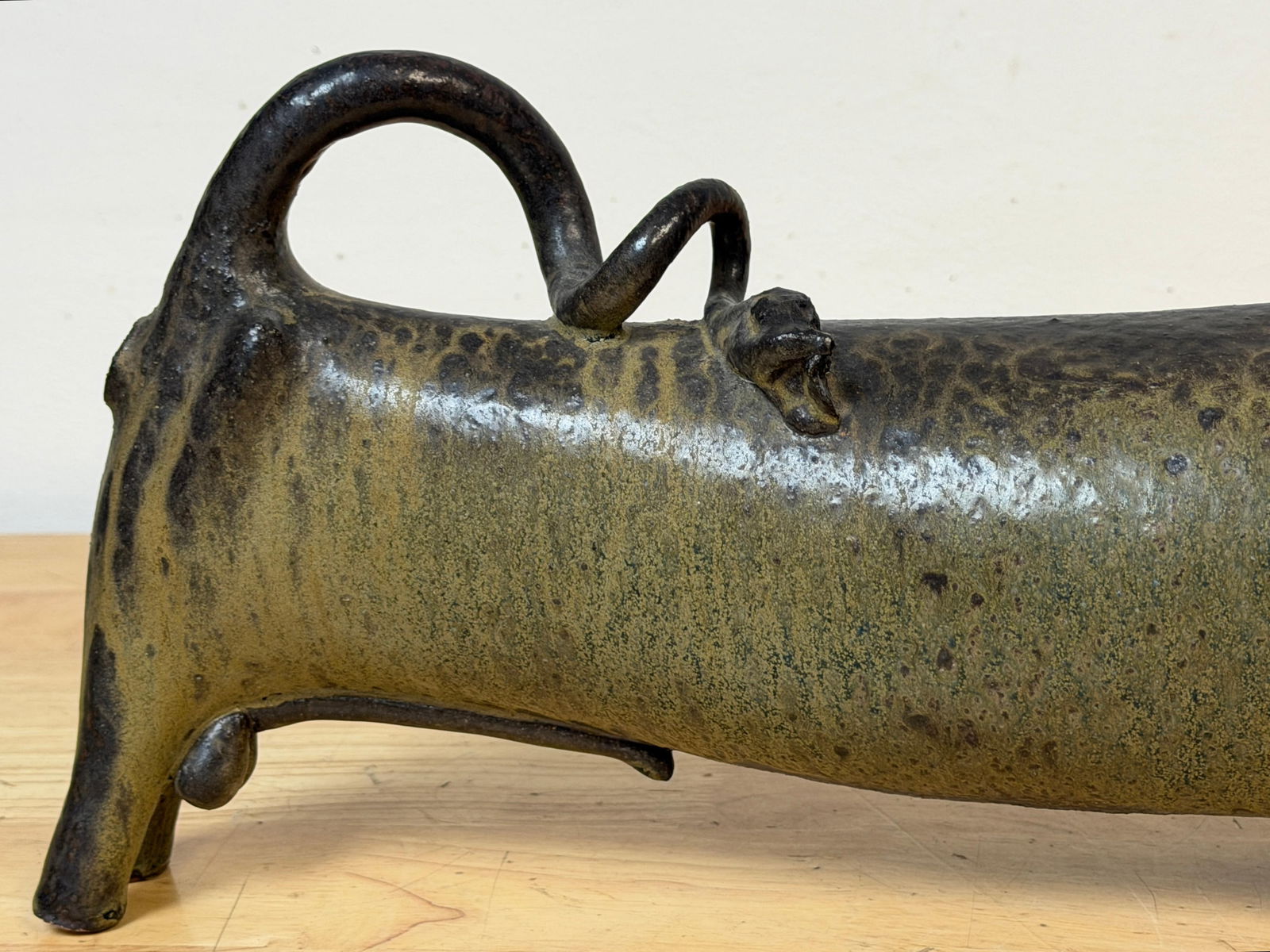 Jorge Mealha (1934 -2021) Pottery, Large Bull Sculpture Portugal, late 20th C. - 3