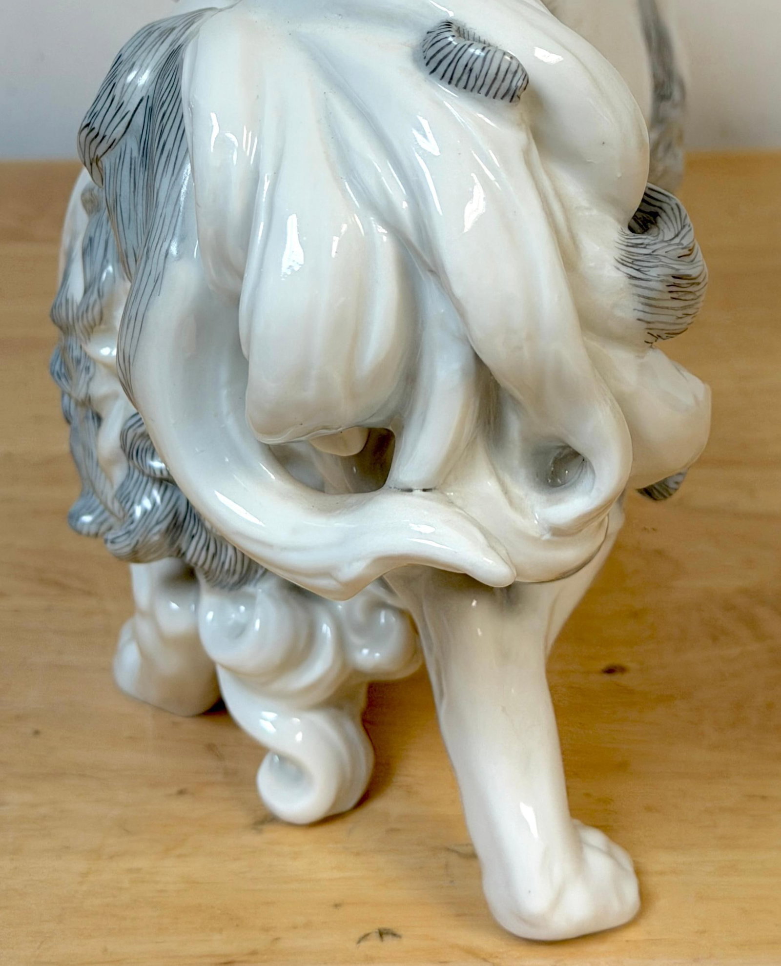 Large Dresden Porcelain Standing Toy Spaniel King Charles / Pekingese, 1900s - 8