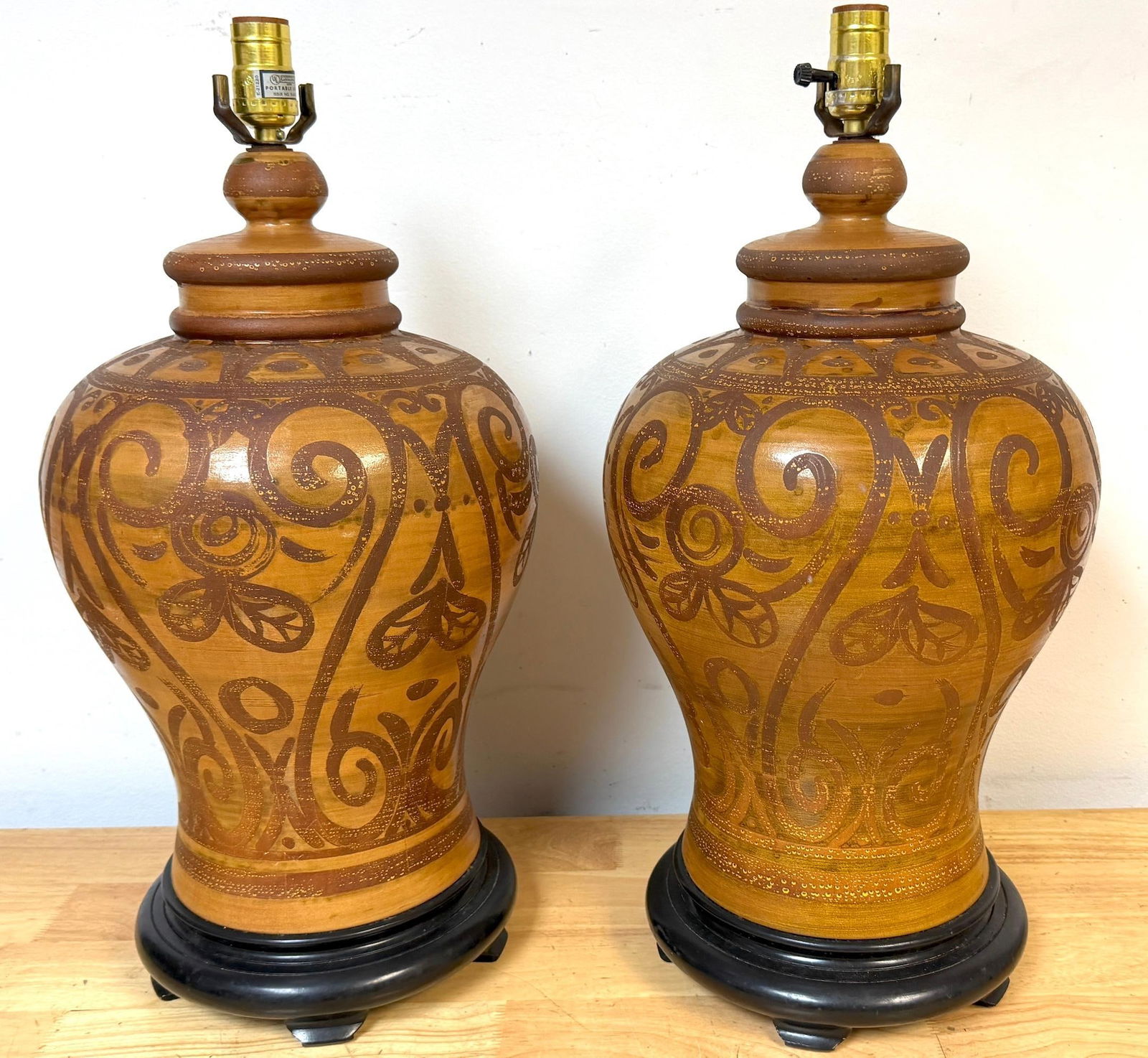 Pair Italian Mid-Century Slip-Decorated Sgraffito Pottery Lamps , C. 1960s - 3