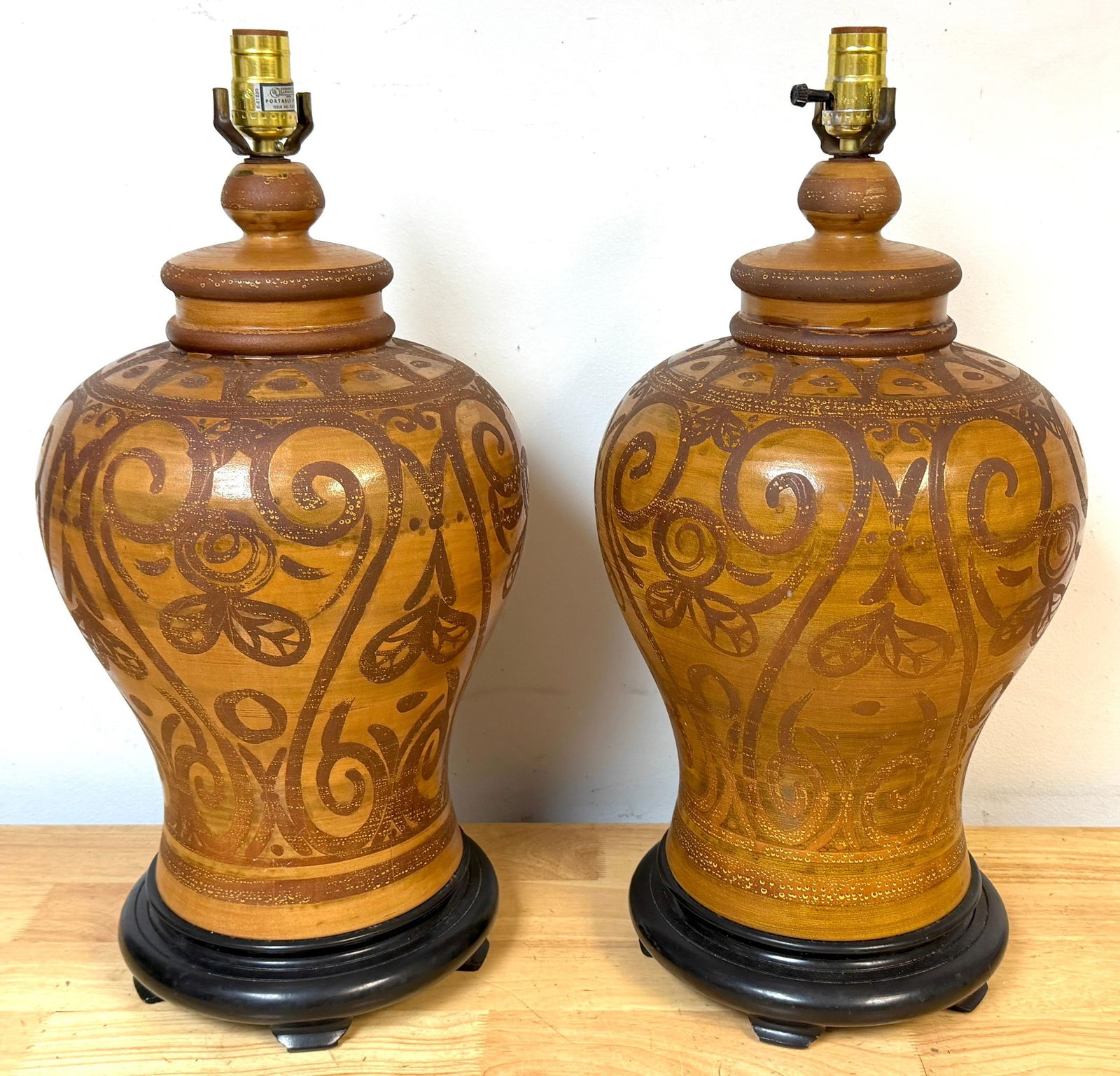 Pair Italian Mid-Century Slip-Decorated Sgraffito Pottery Lamps , C. 1960s - 5