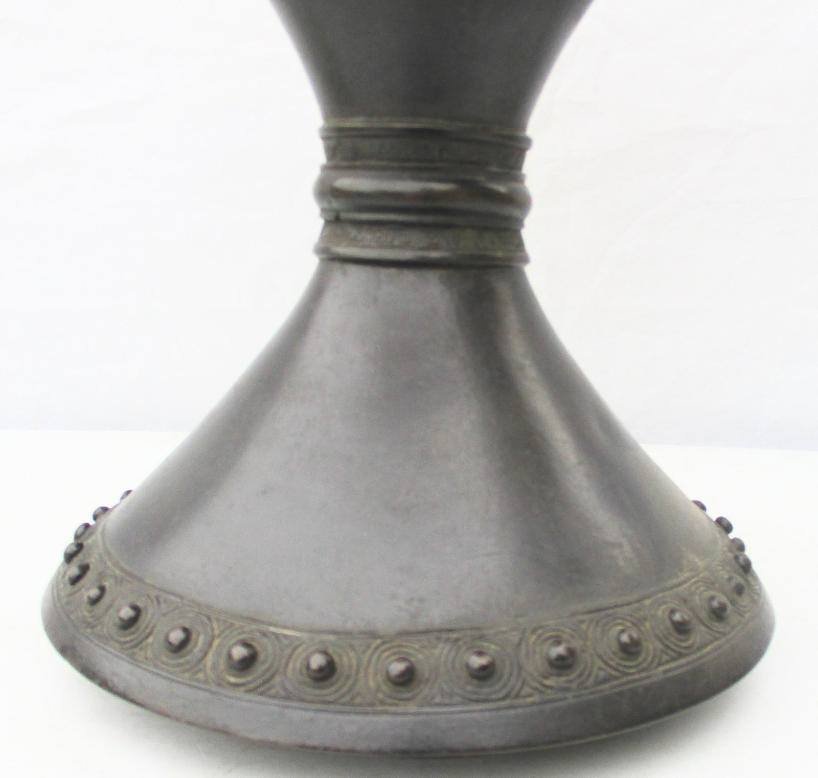 Japanese Aesthetic Movement Bronze Vase - 2