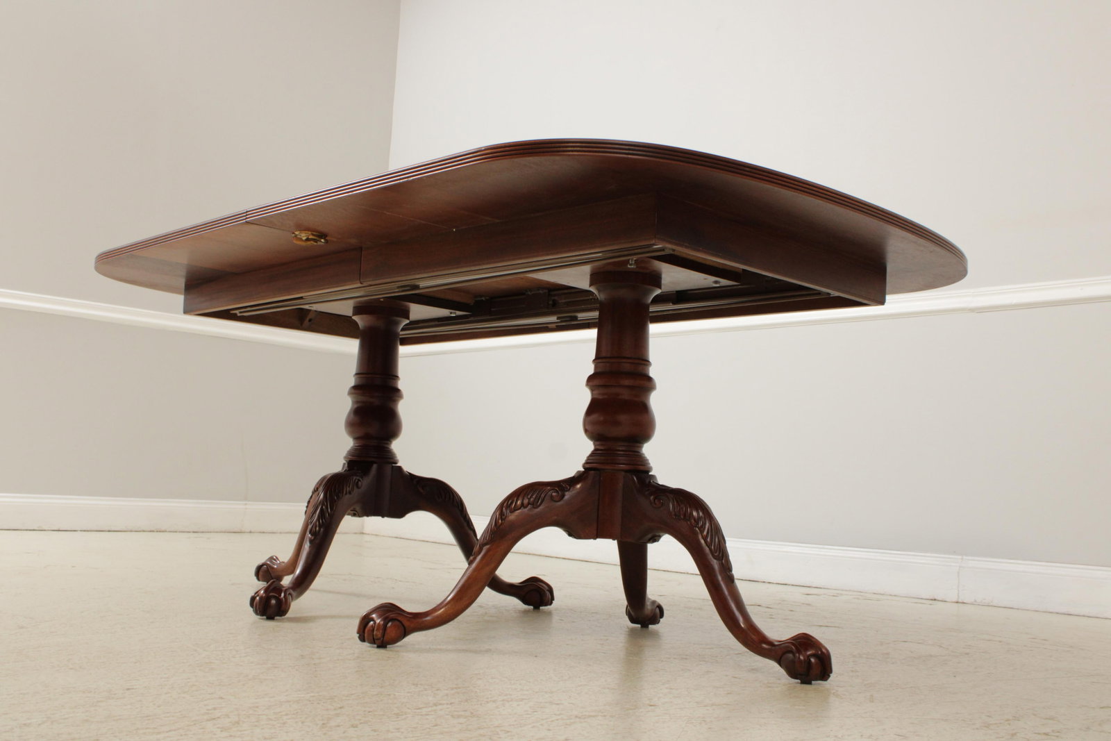 Ethan Allen Banded Mahogany Clawfoot Dining Room Table - 10