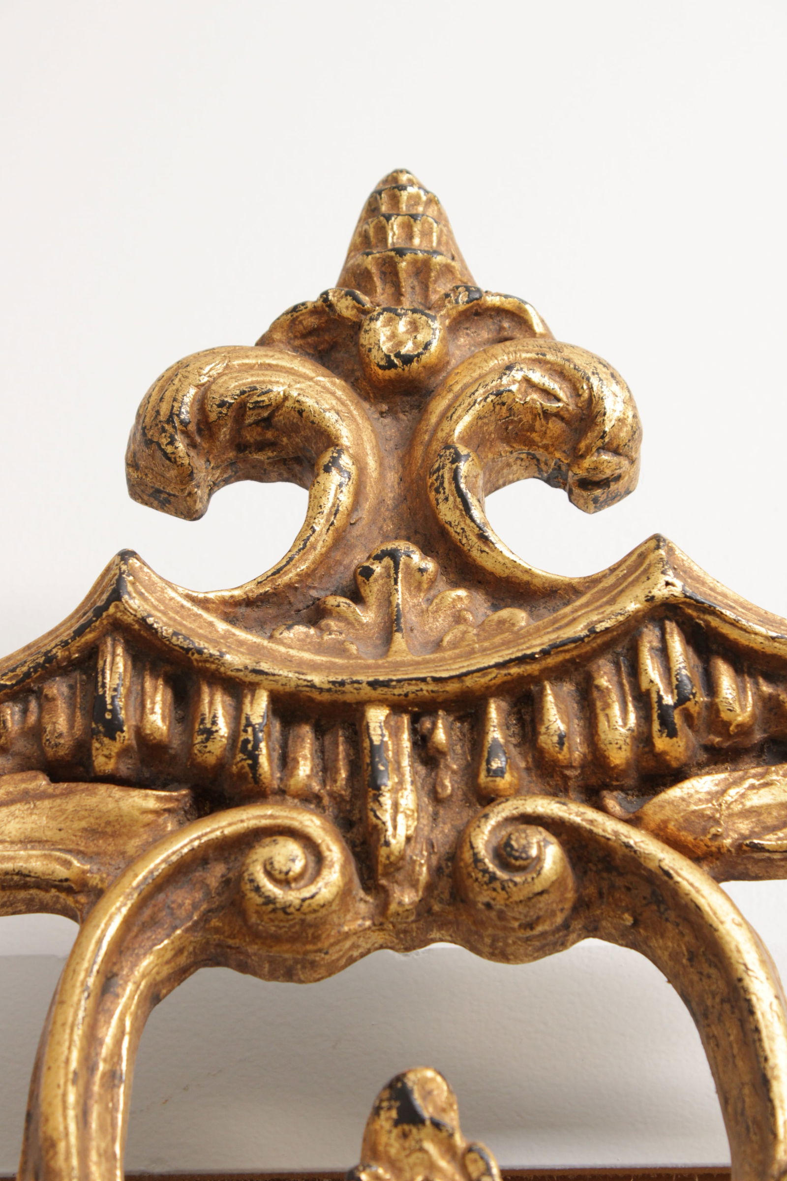 Friedman Brothers Model 6522 Phoenix Carved Gold Mirror - 10