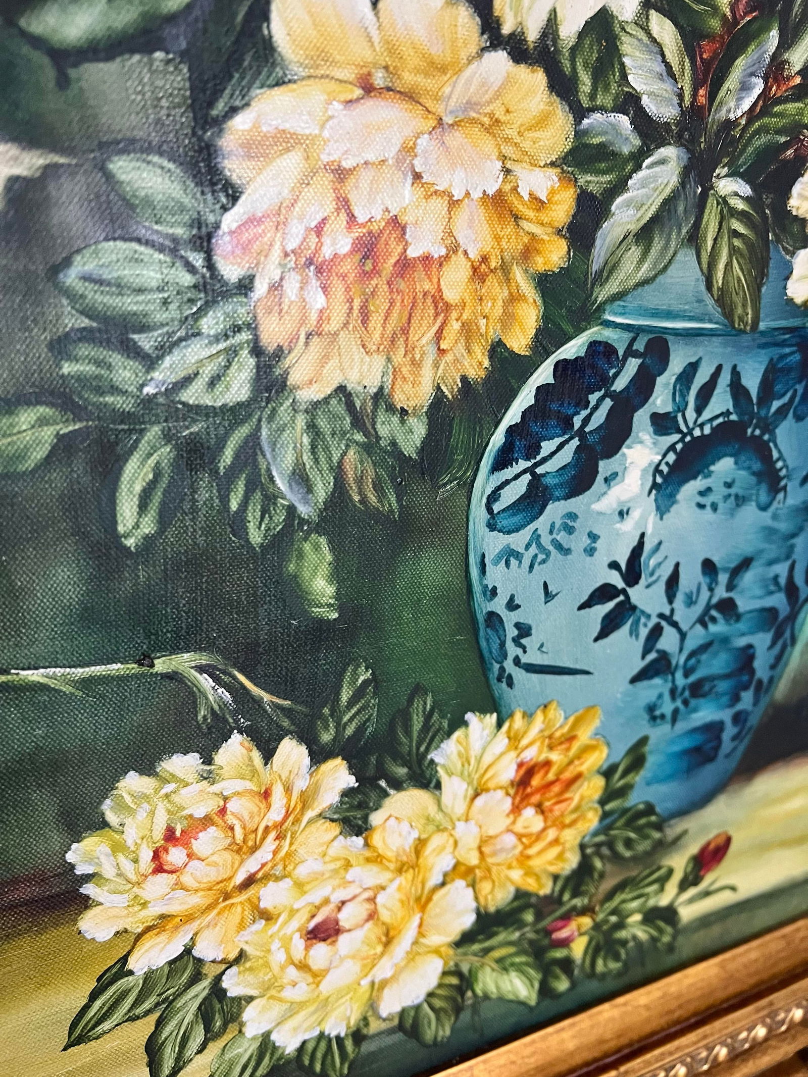 Mid Century Floral Oil Painting in Gold Ornate Frame - 2