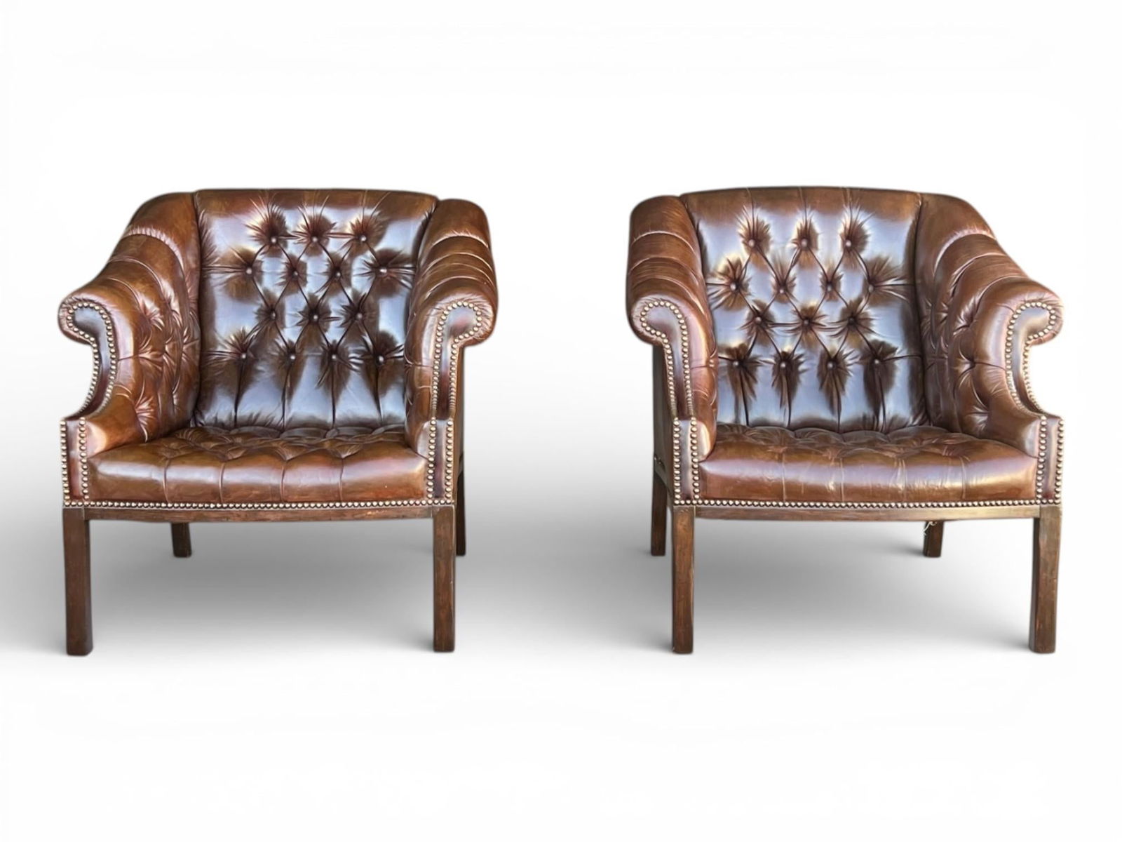 1960s Pair English Traditional Tufted Leather Club Chairs With Nailhead Trim - 4