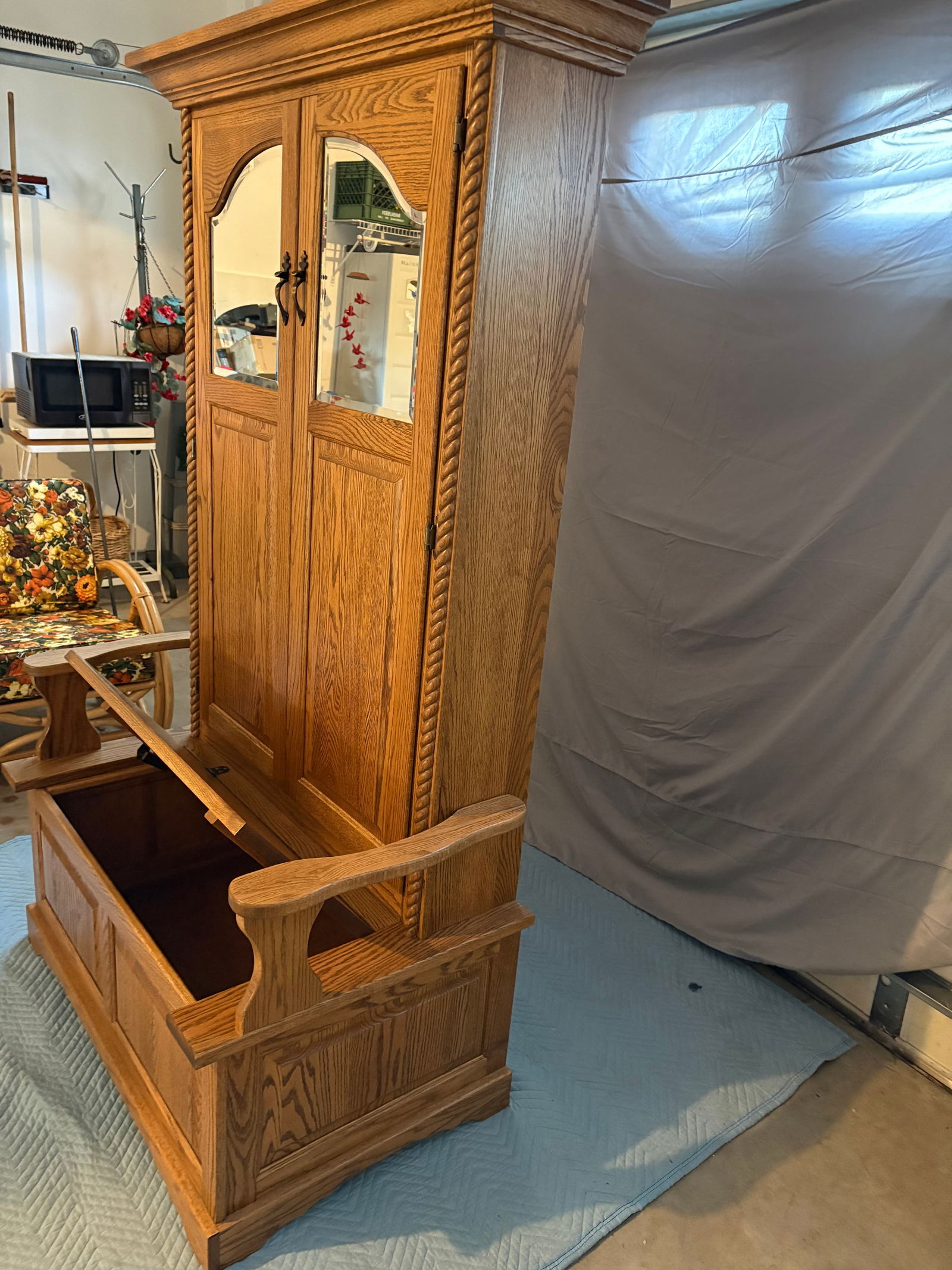 Traditional Oak Hall Tree With Built in Storage - 2