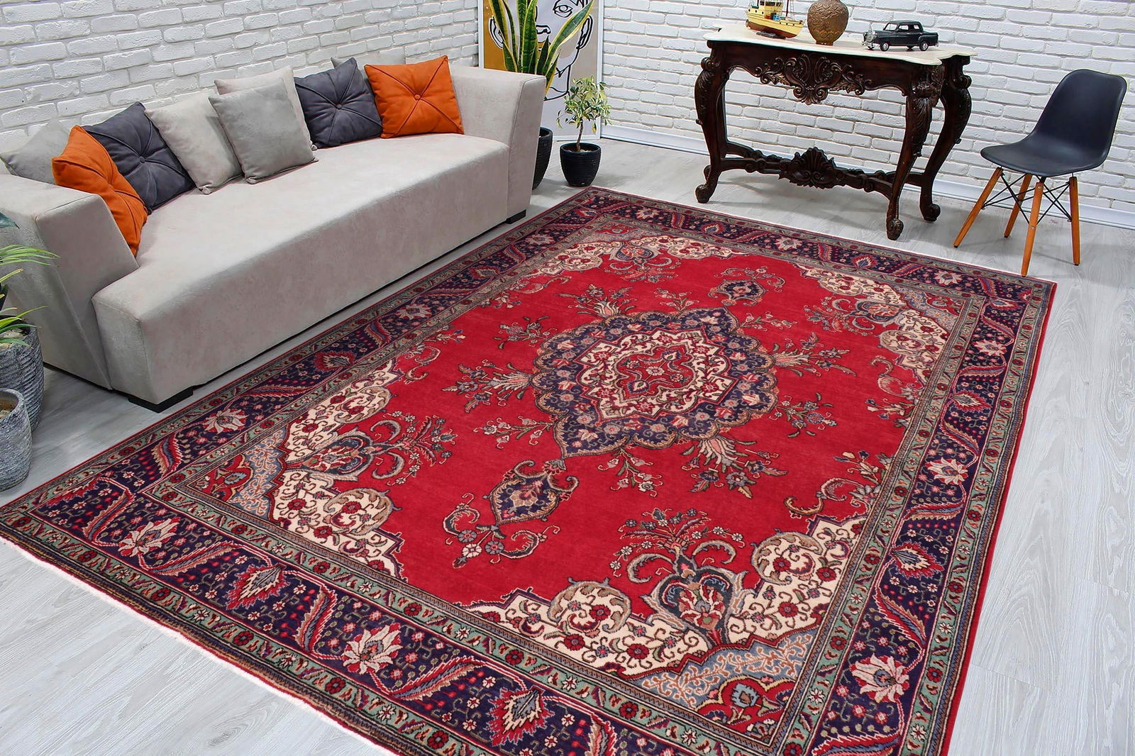 1960s 9'10" X 12'7" Hand-Knotted Wool Area Rug - Traditional Medallion Style - 8