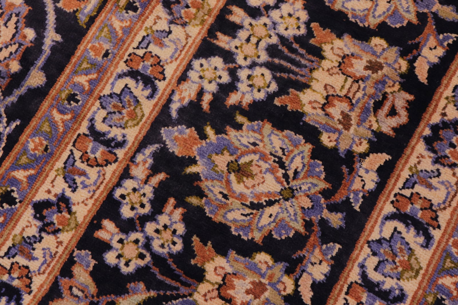 1960s 9x13 Hand-Knotted Oriental Rug Navy Field Ivory Accent - 4