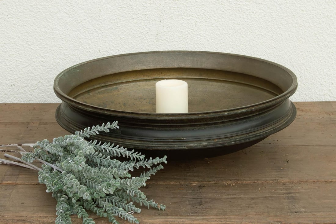 Early 20th Century Heirloom Bronze Urli - 8