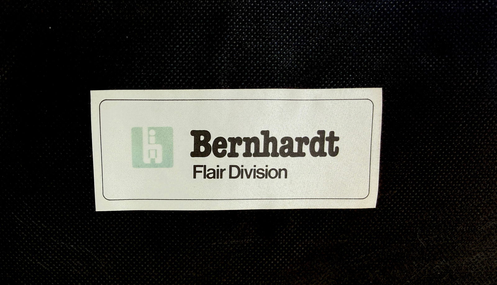 Pair of Channeled Slipper Chairs by Bernhardt Flair Division From 80's - 7