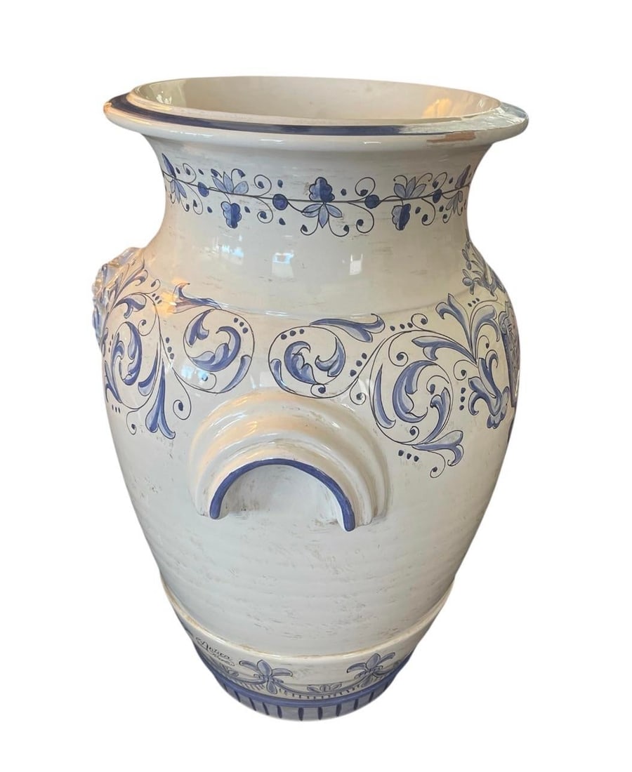 Italian Majolica Medici Crest Vase - 3