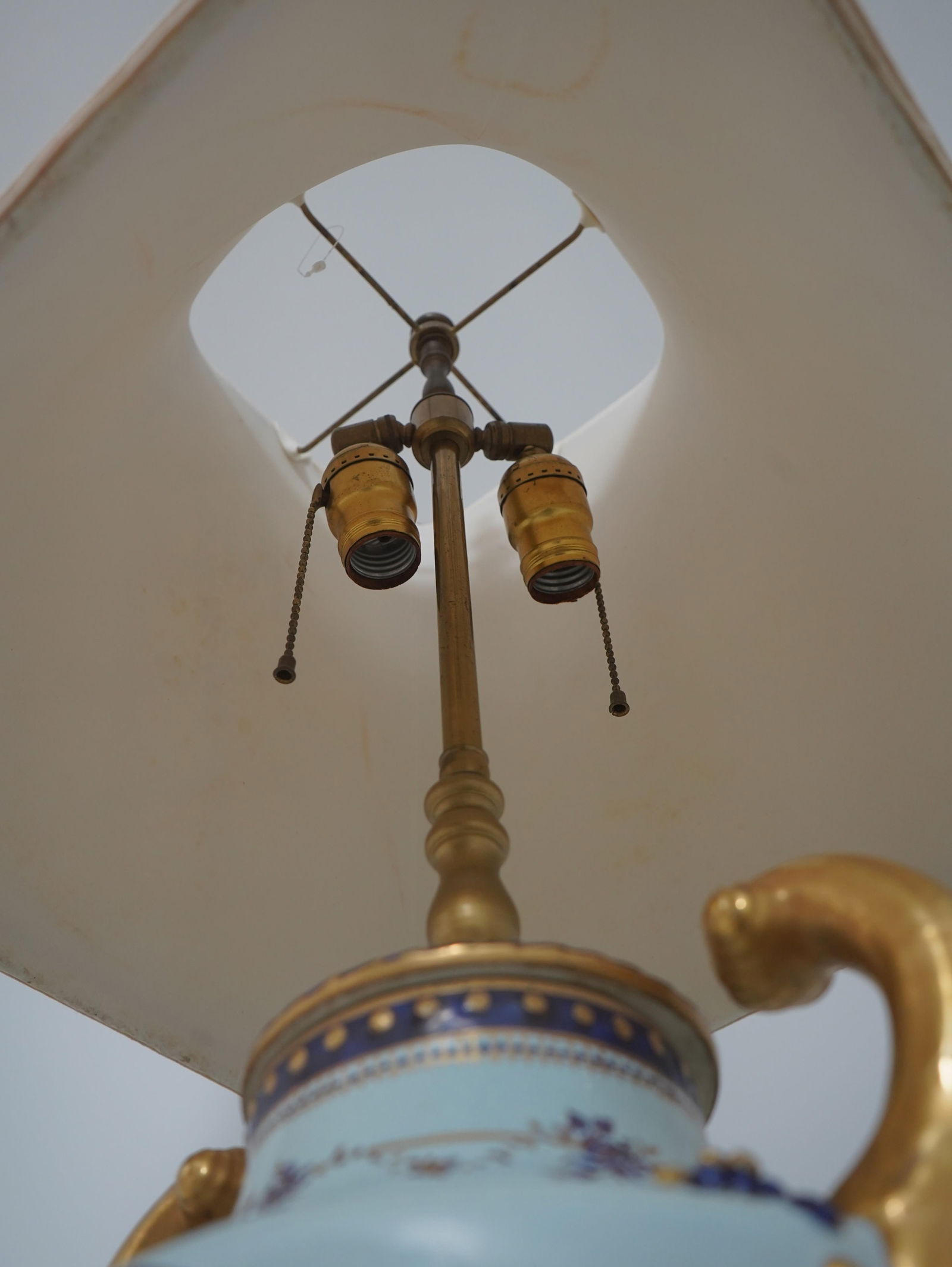 Mottahedeh Vintage Federal Porcelain Urn Table Lamp - 12