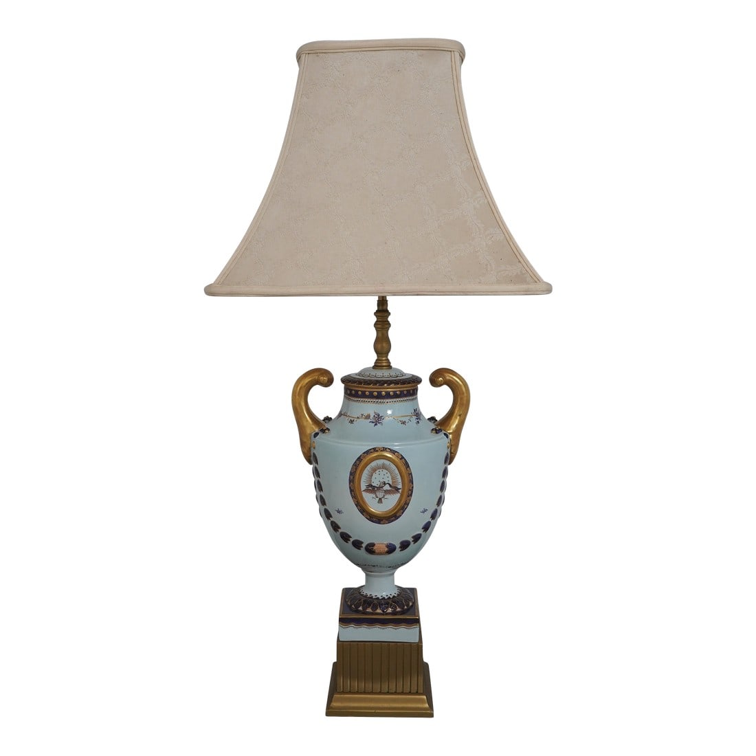 Mottahedeh Vintage Federal Porcelain Urn Table Lamp: Age: Approx: 60 Years Old Details: Presidential Eagle Design Stunning Vintage Lamp High Quality Cobalt Blue & Gold Decoration Wood Base Un-Marked As To Manufacture Condition: Excellent Original