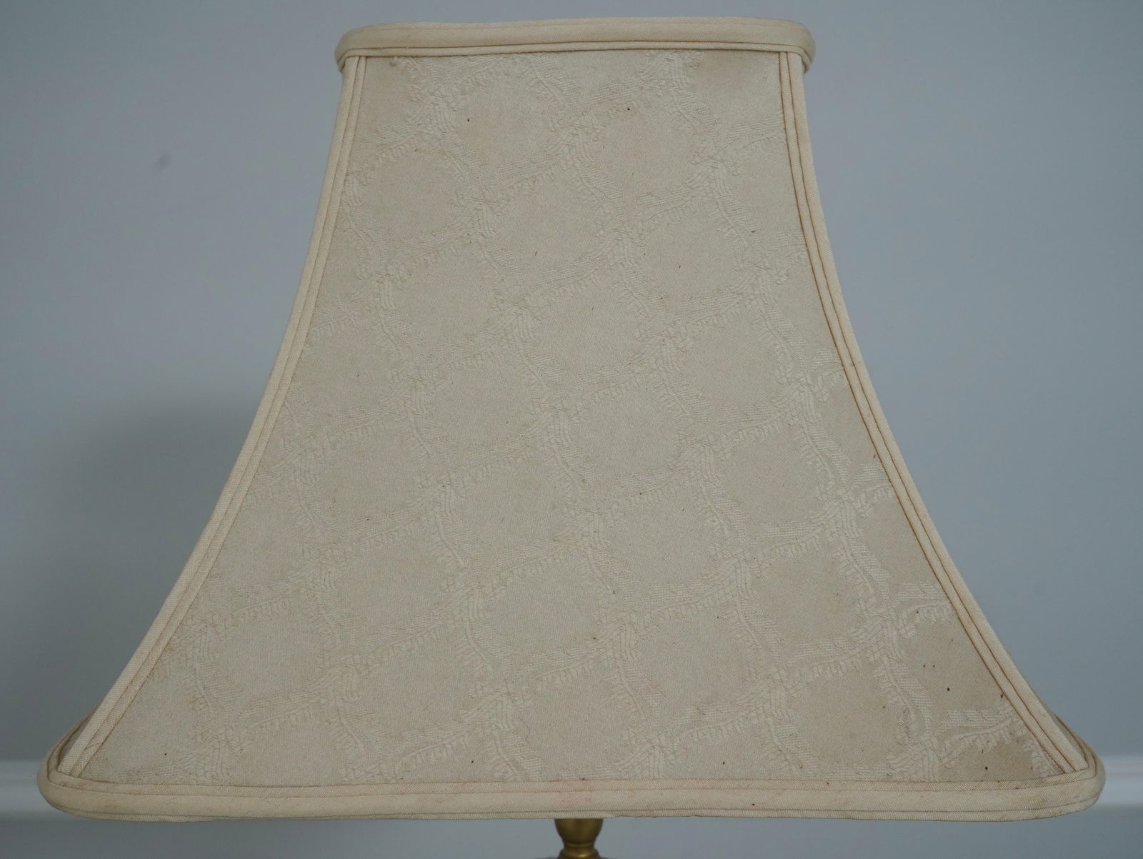 Mottahedeh Vintage Federal Porcelain Urn Table Lamp - 3