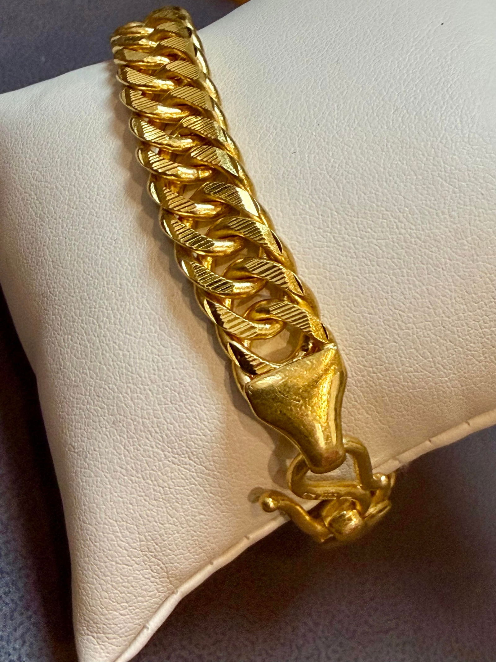 Link 24 Karat Pure Yellow Gold Solid Bracelet, 73 Gm, Unisex , 8 Inch - 8